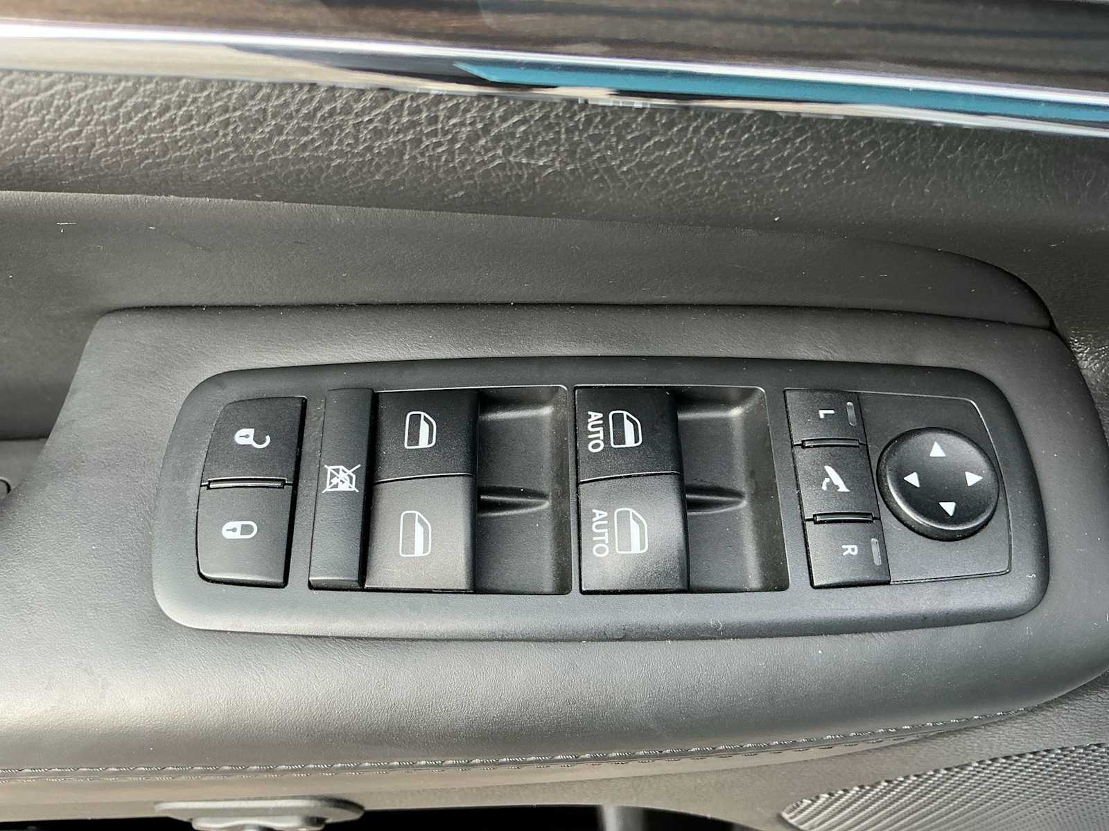 Thumbnail: 2018 Jeep Grand Cherokee - 18