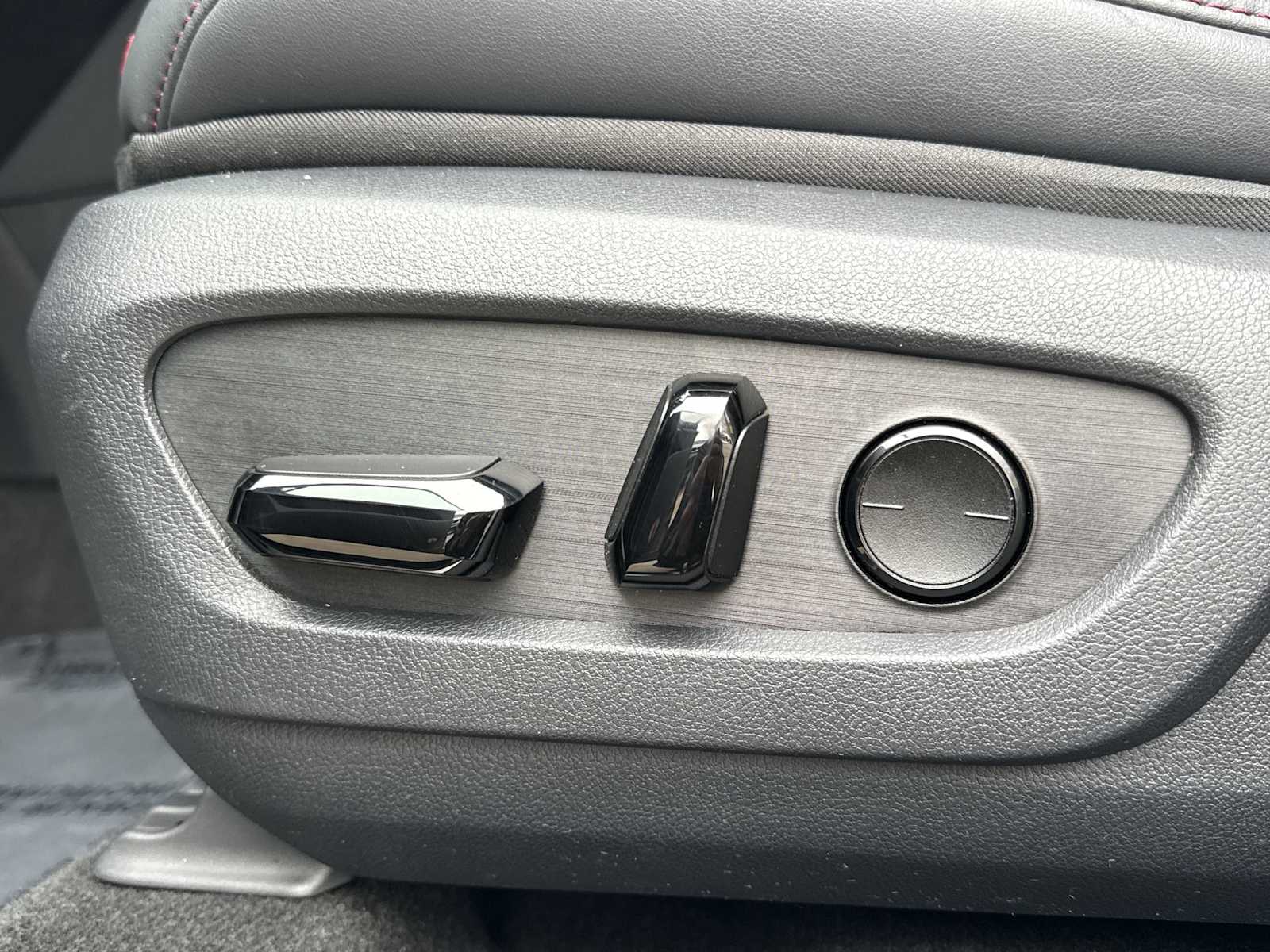 Thumbnail: 2023 Lexus RX - 18