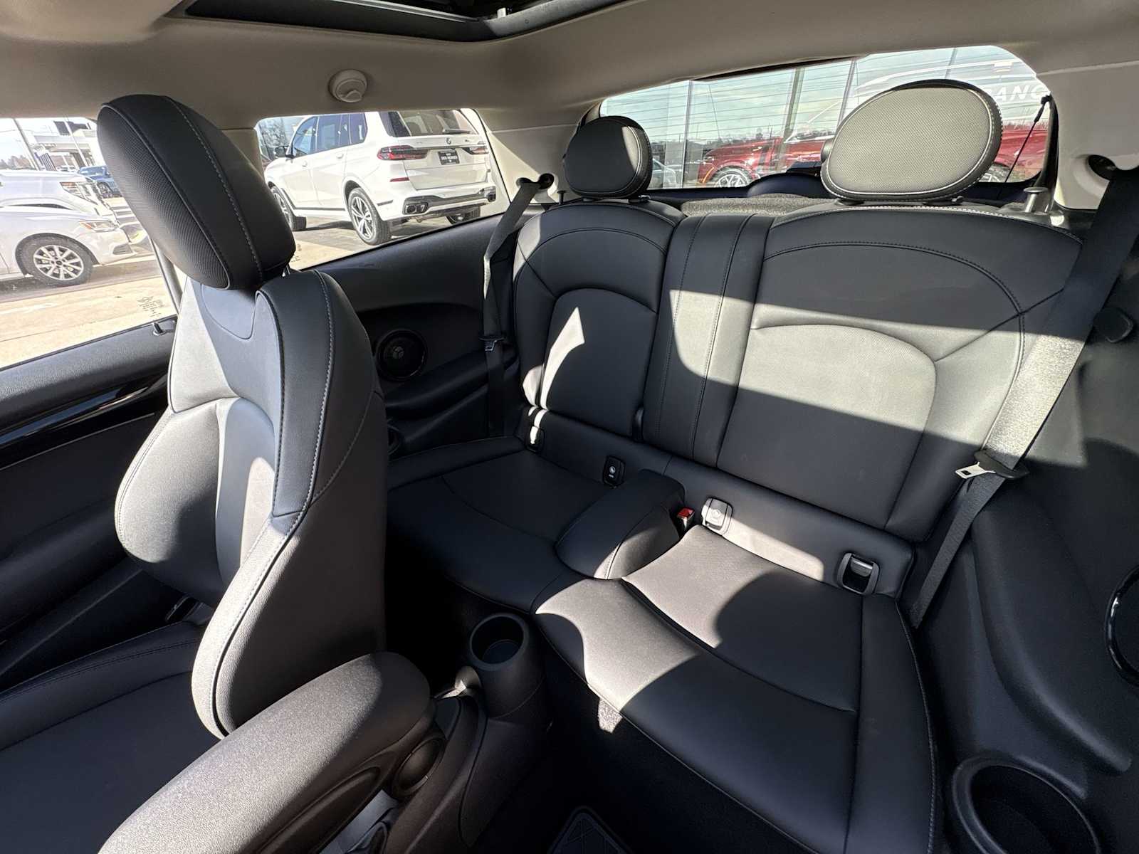 Thumbnail: 2023 MINI Cooper Hardtop - 21