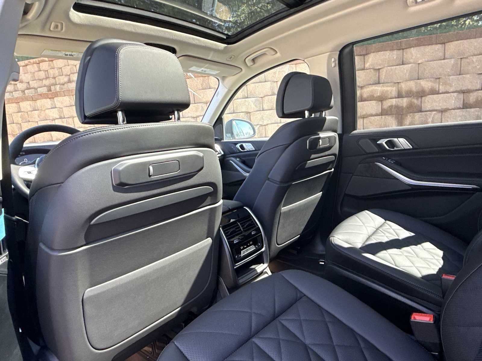 Thumbnail: 2026 BMW X7 - 19