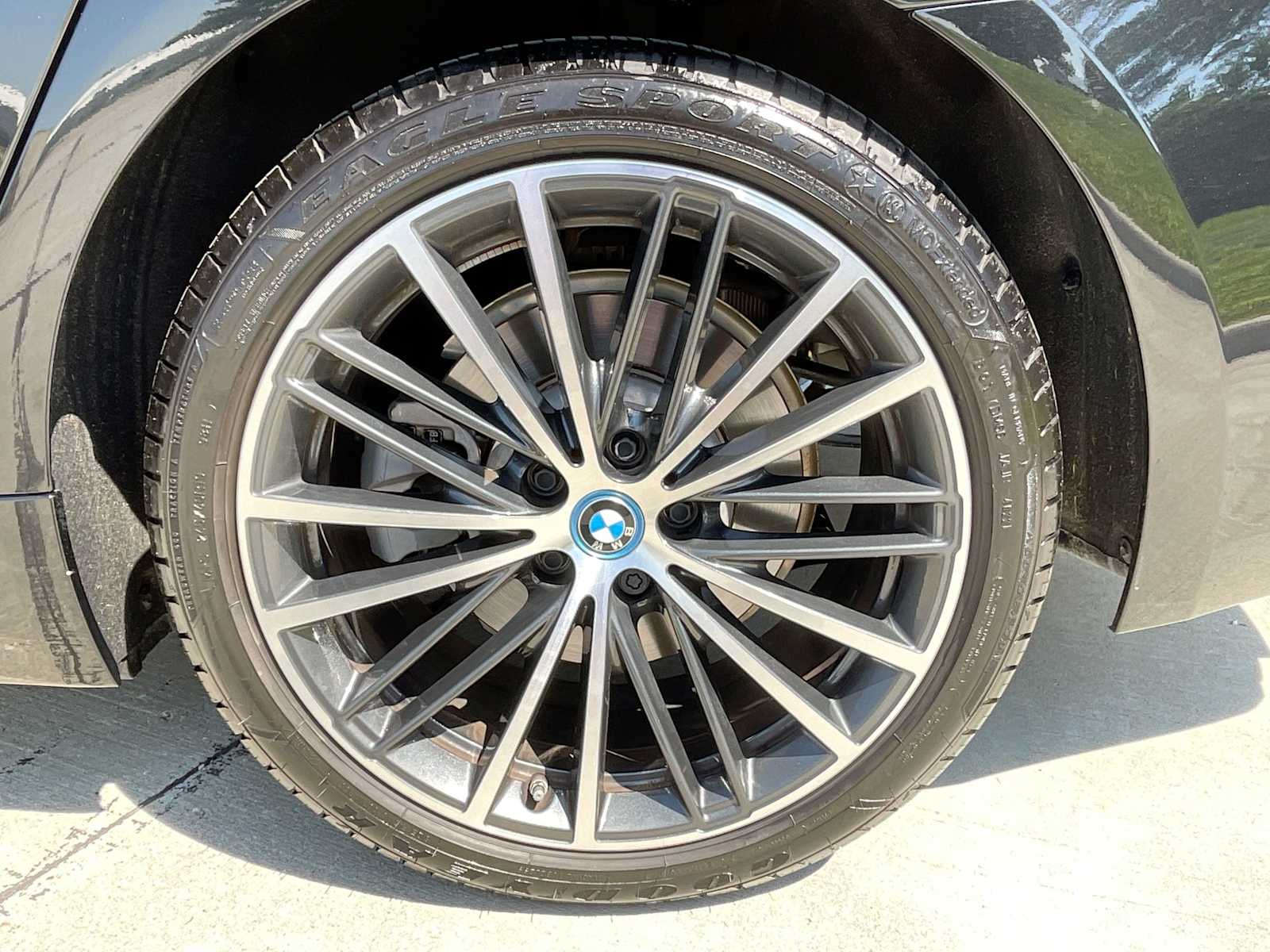 Thumbnail: 2023 BMW 5 Series - 13