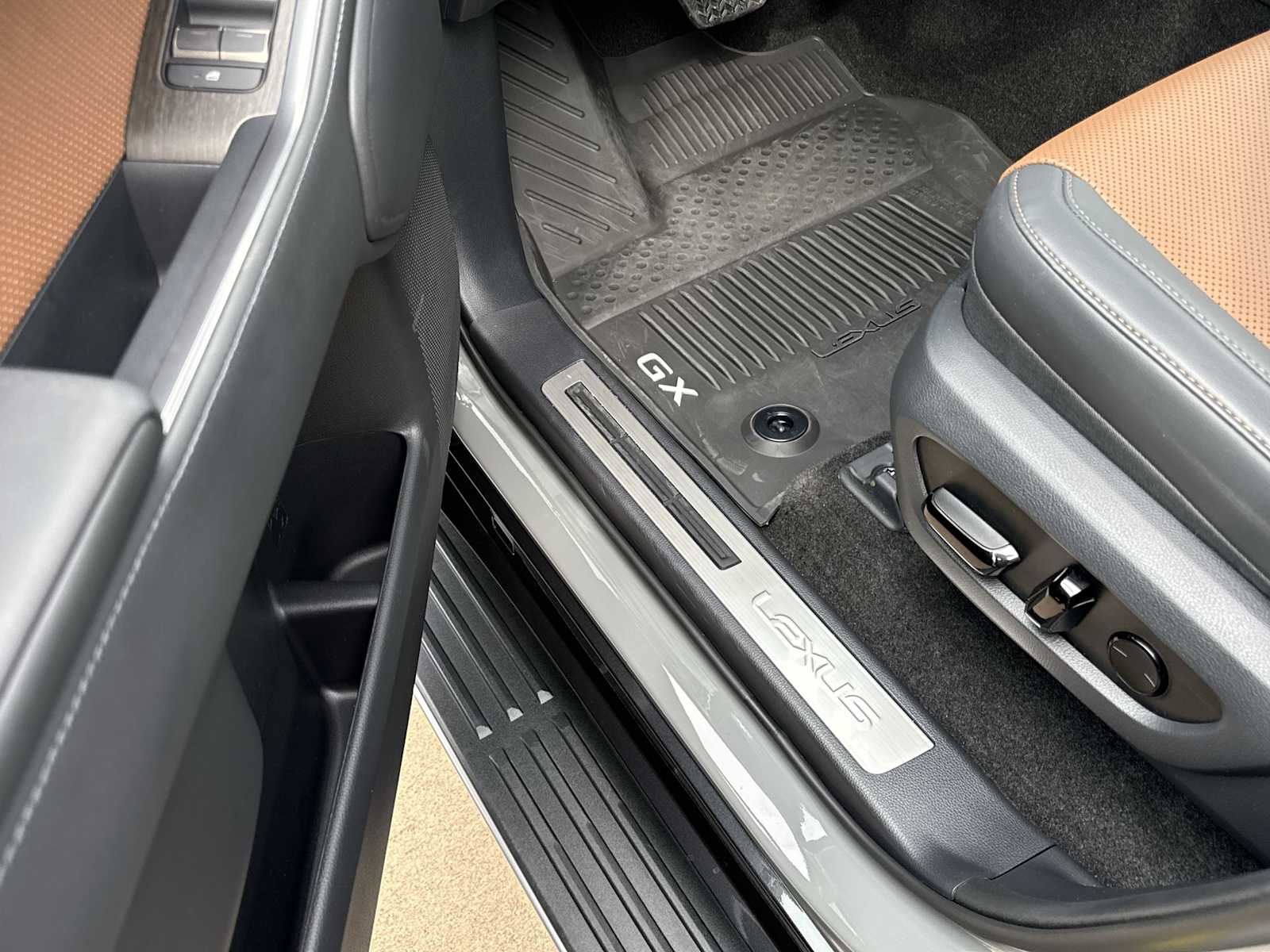 Thumbnail: 2025 Lexus GX - 47