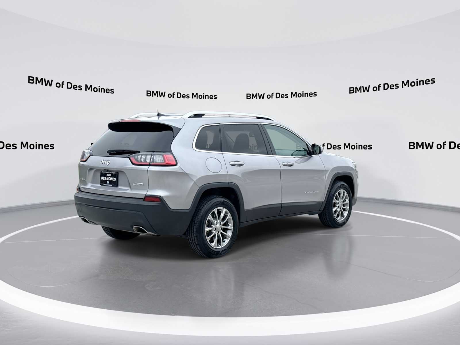 Thumbnail: 2019 Jeep Cherokee - 8