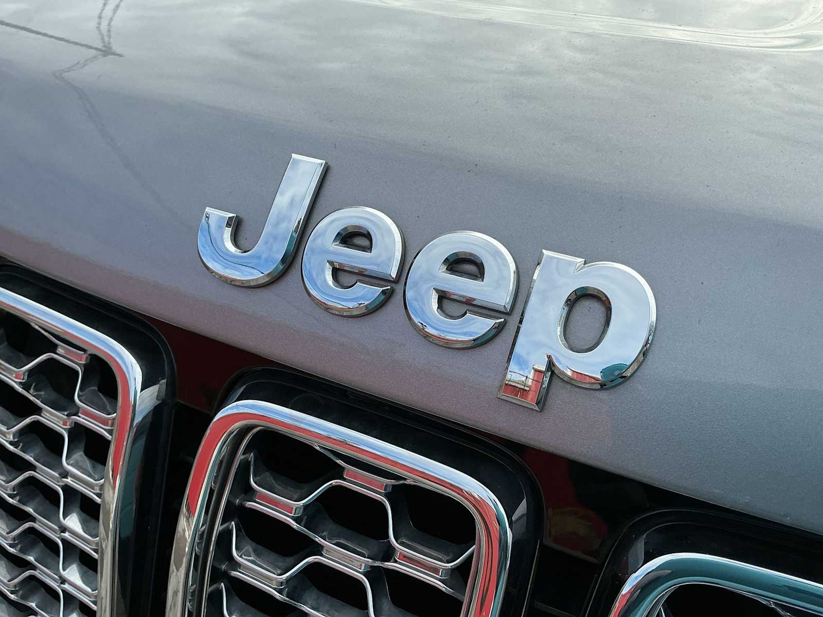 Thumbnail: 2018 Jeep Grand Cherokee - 12