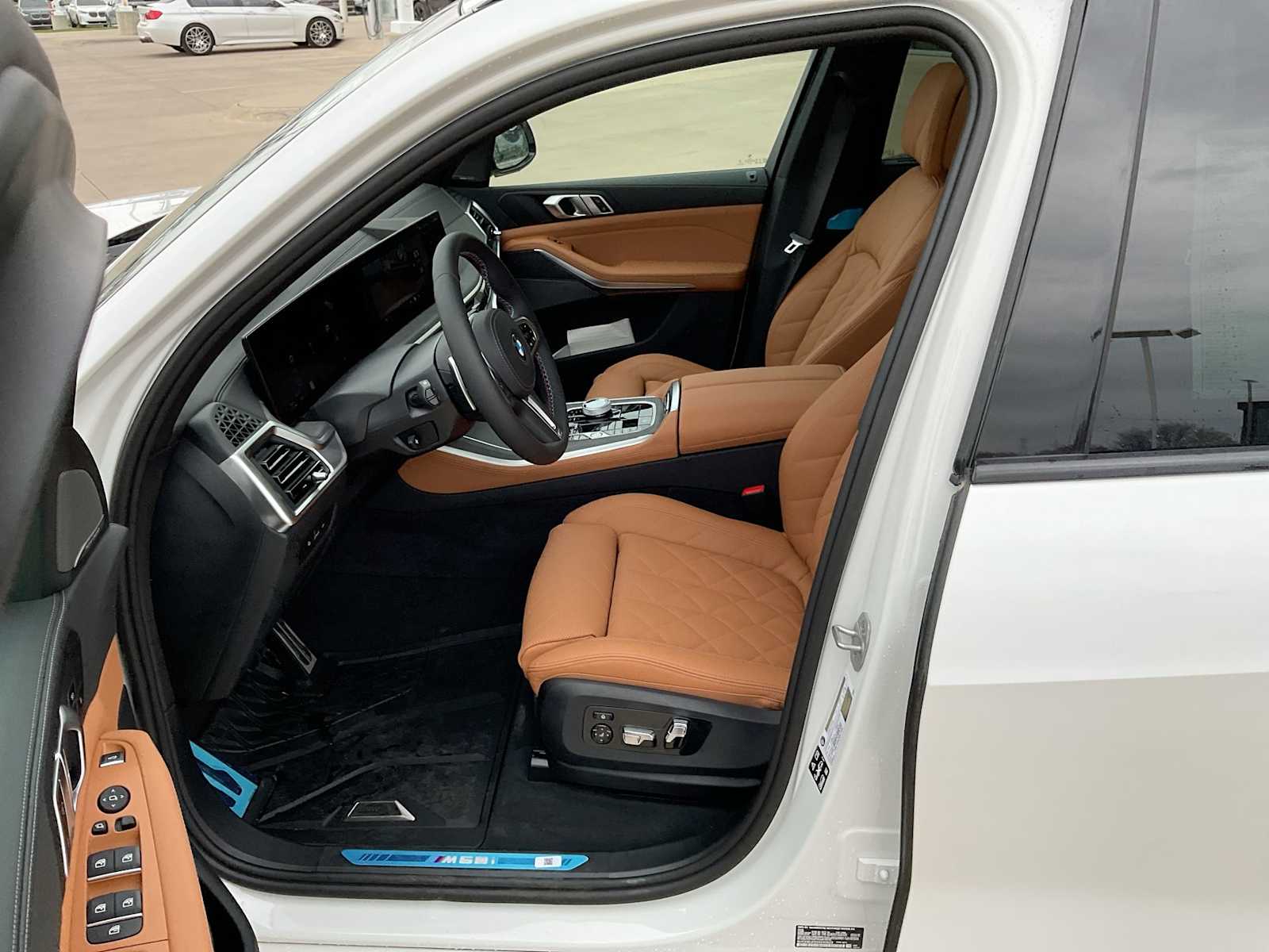 2025 BMW X5 M60i 10