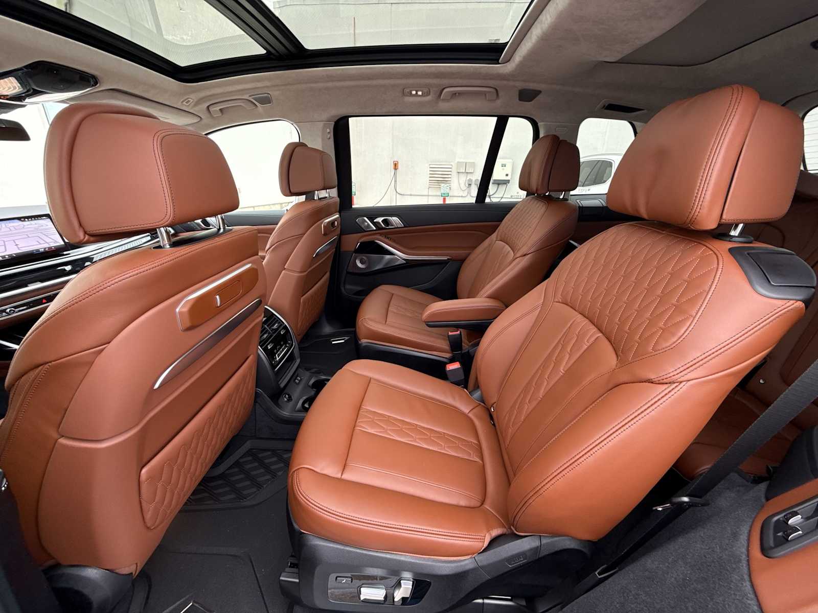 Thumbnail: 2026 BMW X7 - 21