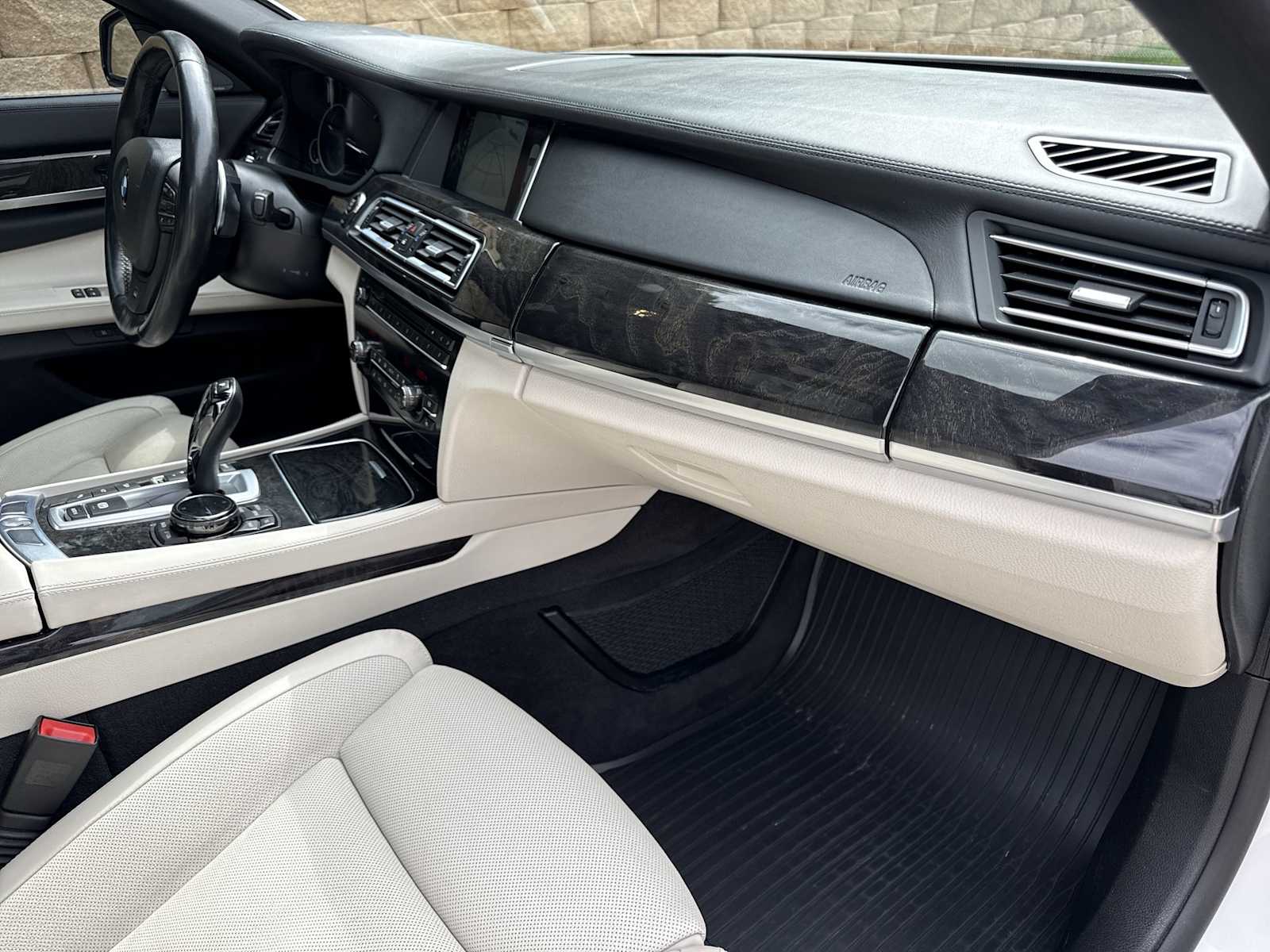 Thumbnail: 2015 BMW 7 Series - 42