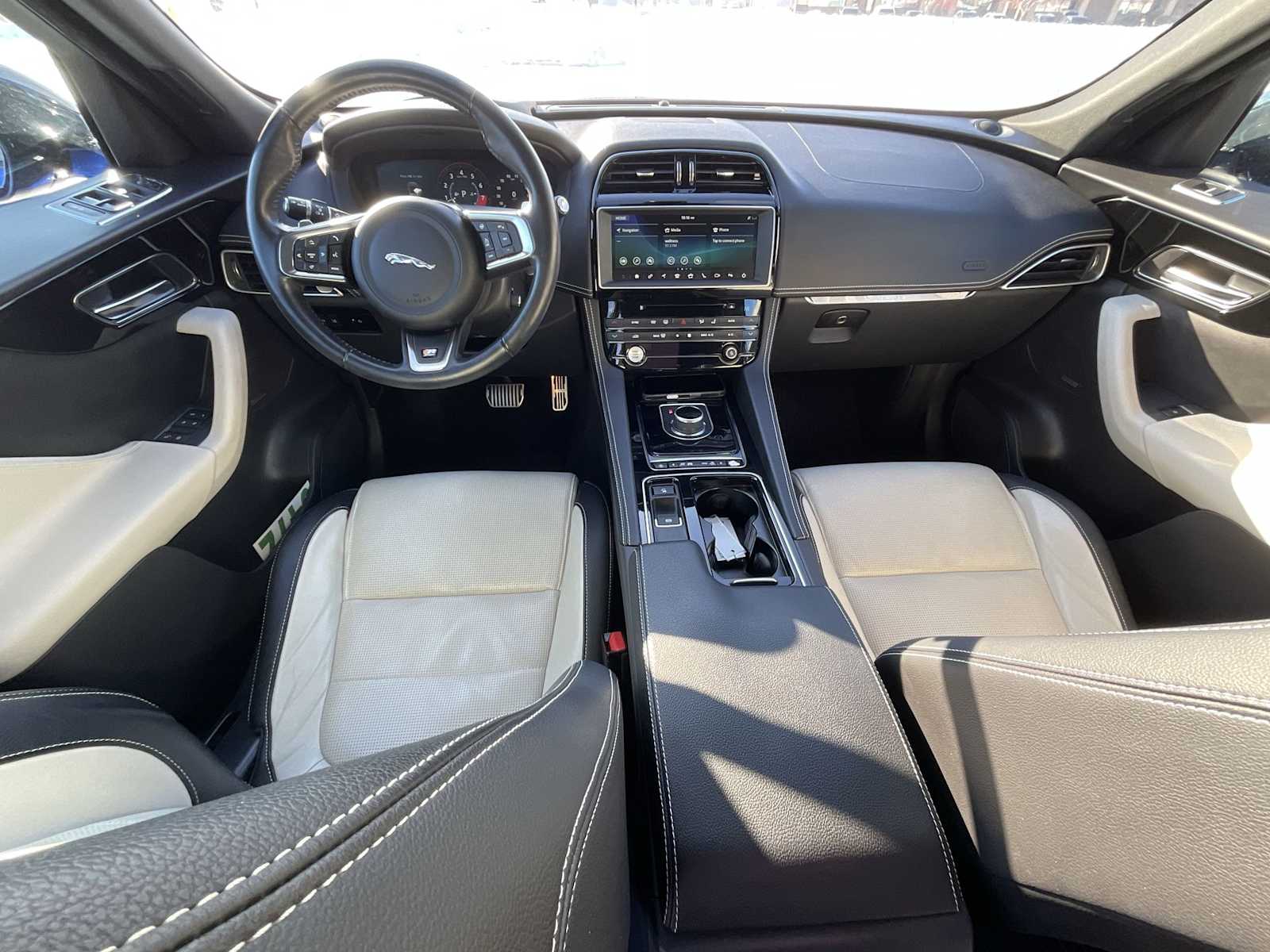 Thumbnail: 2018 Jaguar F-Pace - 19