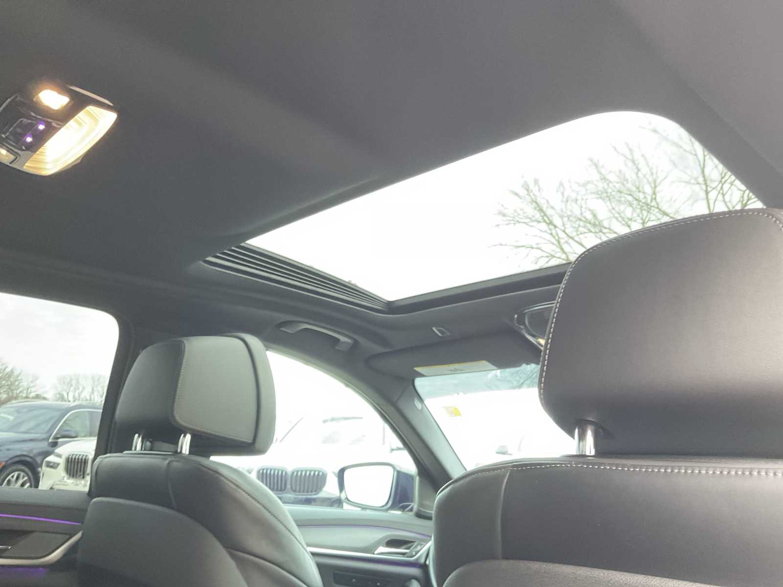 Thumbnail: 2022 BMW 5 Series - 22