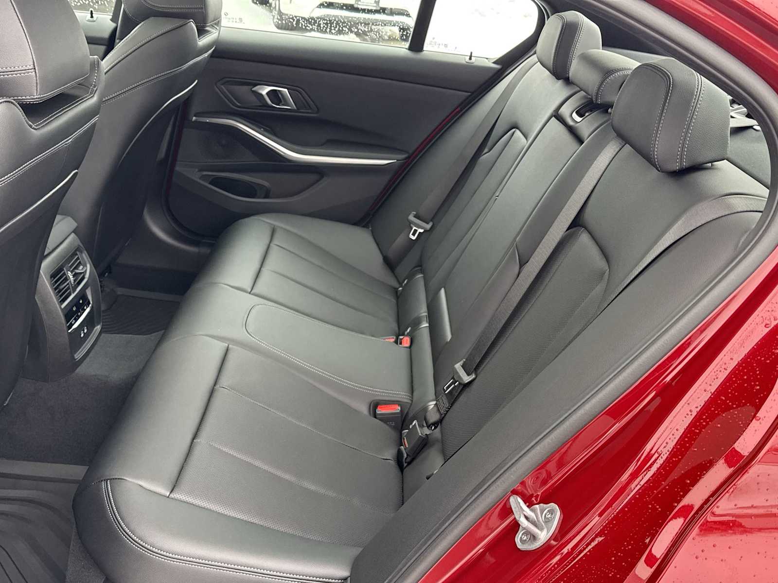 Thumbnail: 2026 BMW 3 Series - 26