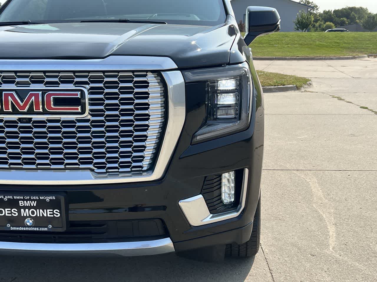 2022 GMC Yukon XL Denali 10