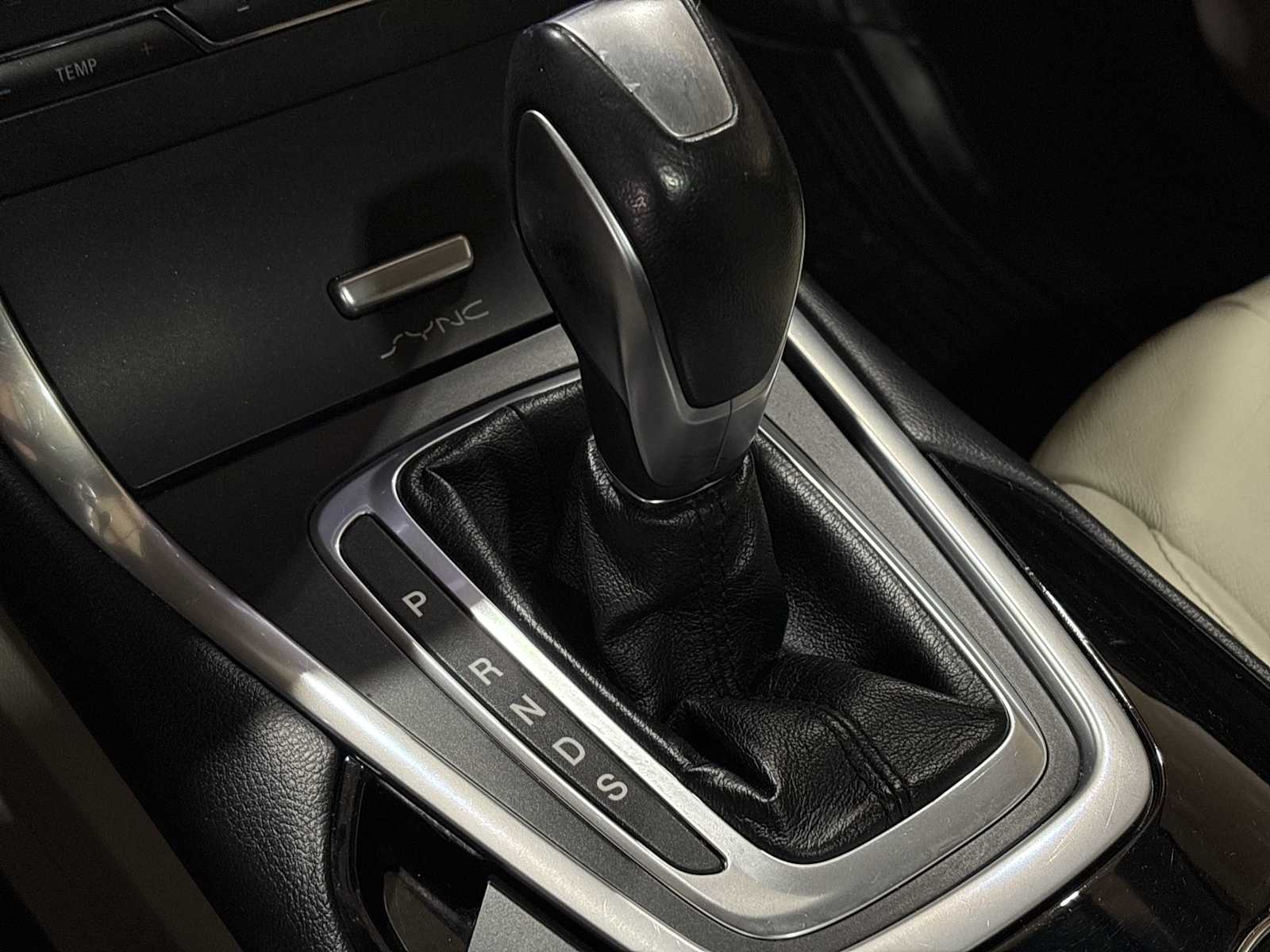 Thumbnail: 2016 Ford Edge - 29