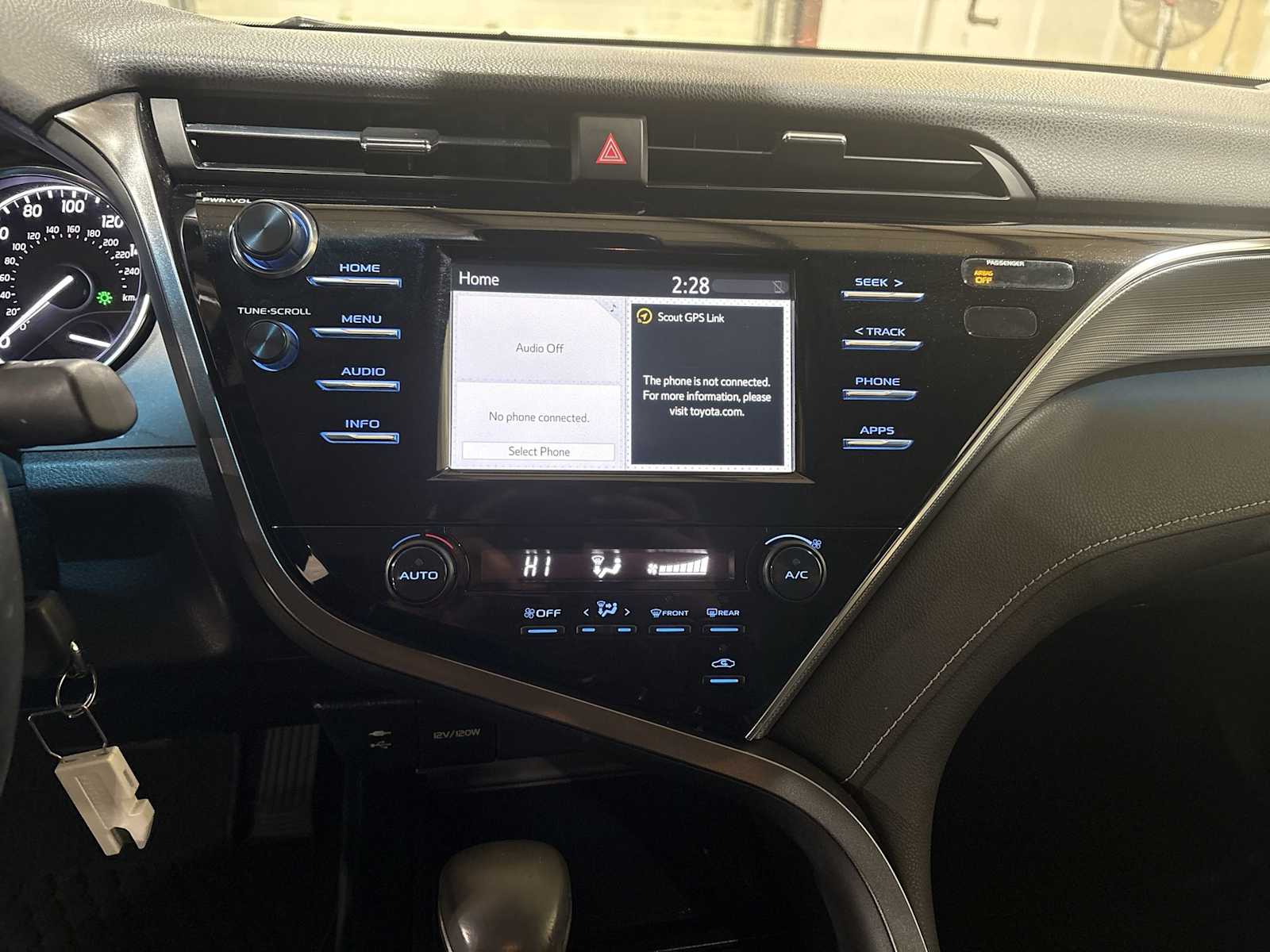 Thumbnail: 2018 Toyota Camry - 25