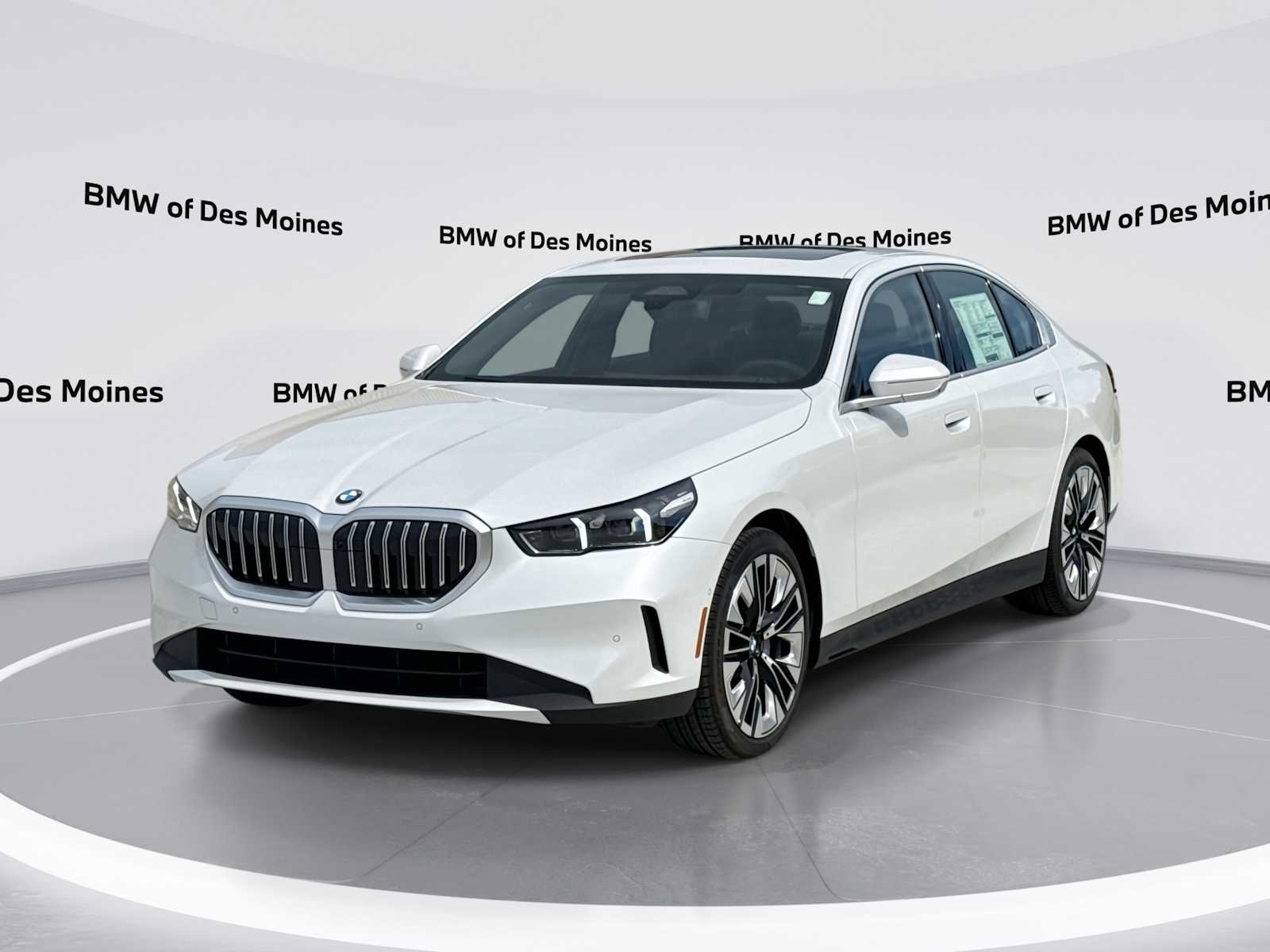 2026 BMW 5 Series 530i xDrive Sedan's photo