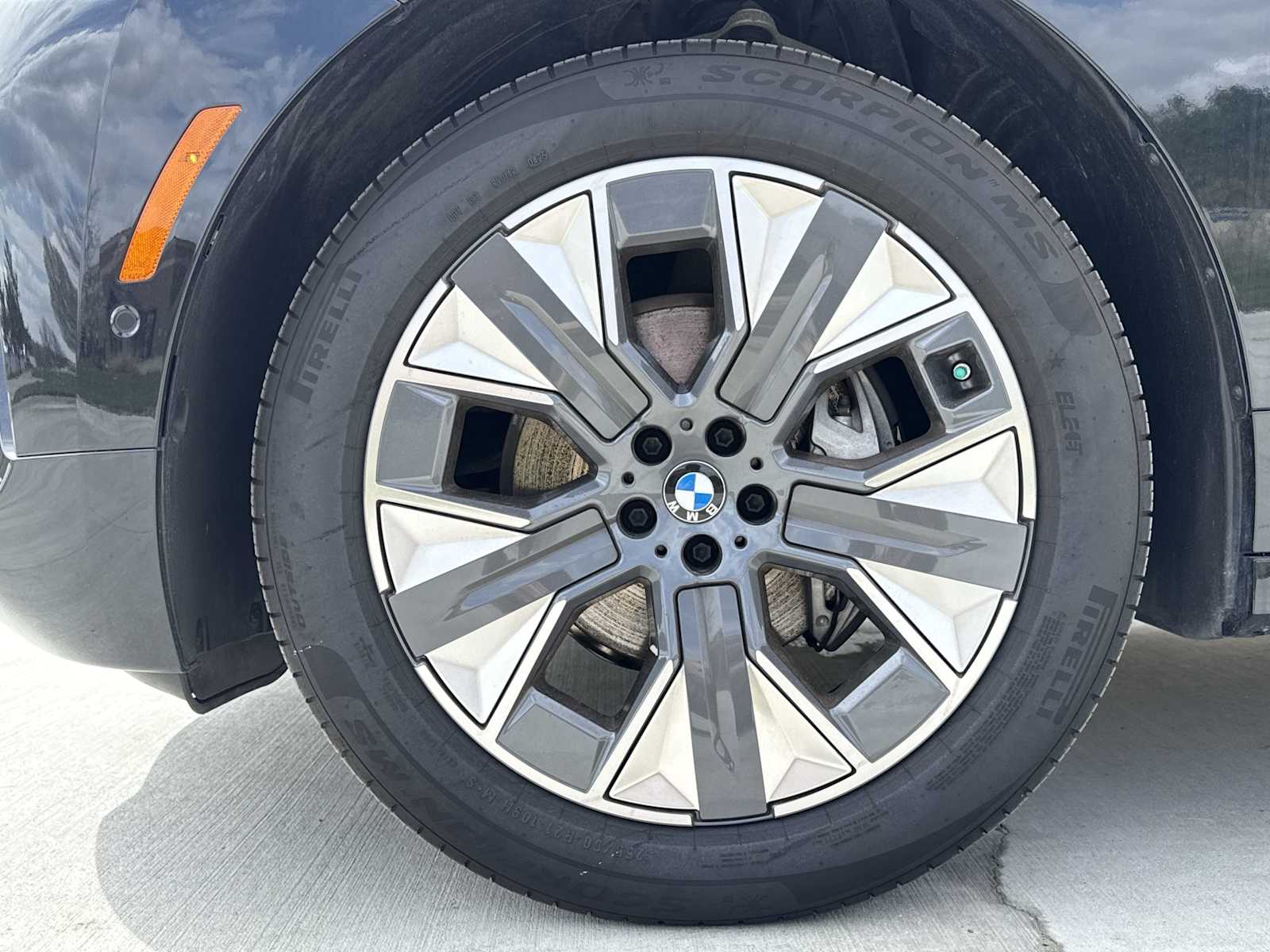 Thumbnail: 2026 BMW iX - 14