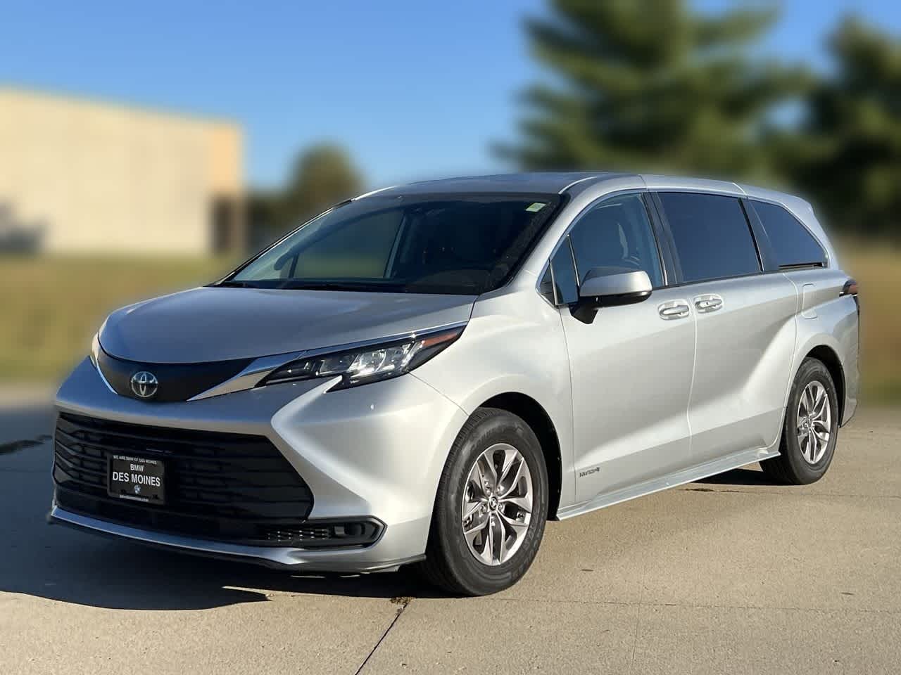 2021 Toyota Sienna LE -
                Urbandale, IA