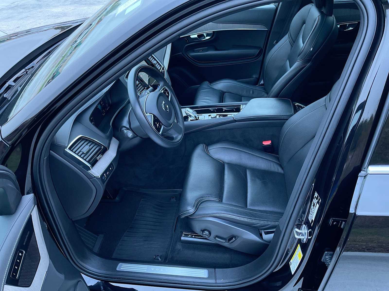 Thumbnail: 2020 Volvo XC90 - 10