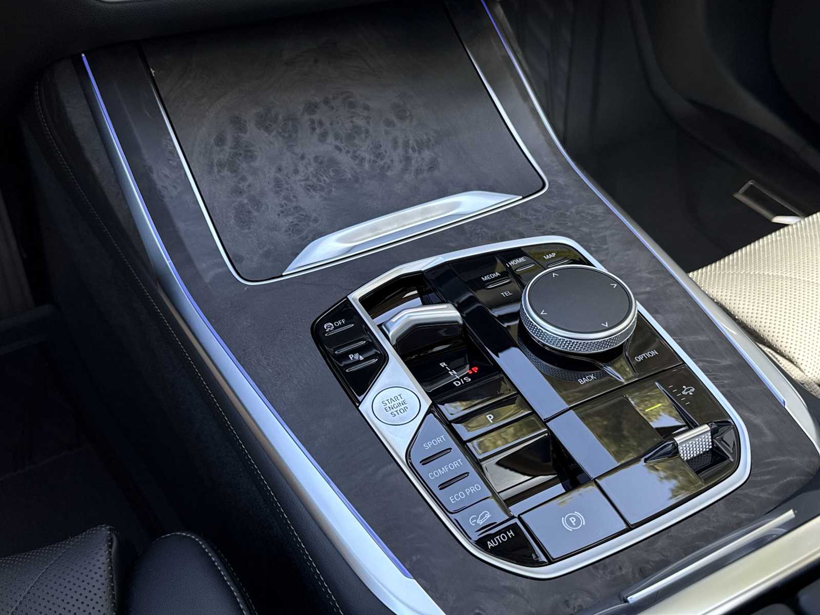 Thumbnail: 2026 BMW X7 - 30