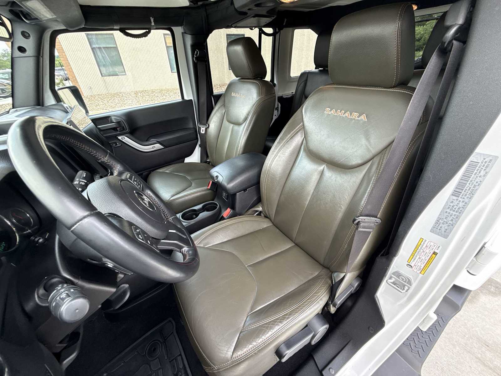 Thumbnail: 2016 Jeep Wrangler - 18