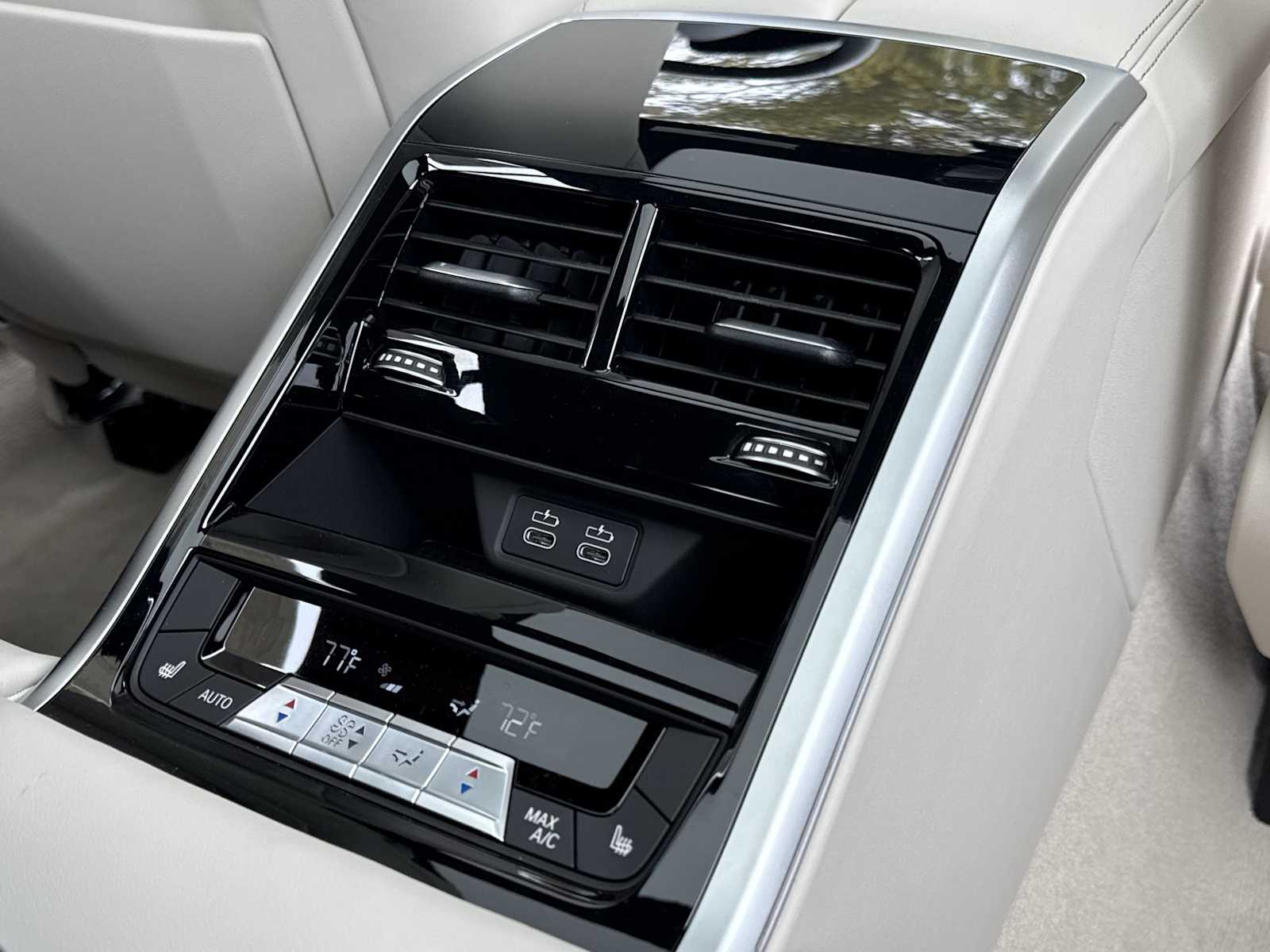 2026 BMW 8 Series 840i - Photo 40