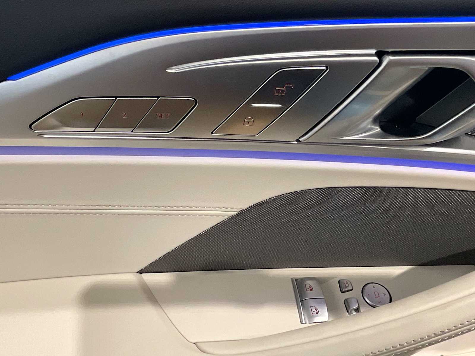 Thumbnail: 2026 BMW 8 Series - 18