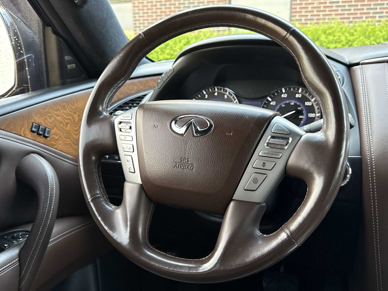 Thumbnail: 2015 INFINITI QX80 - 25