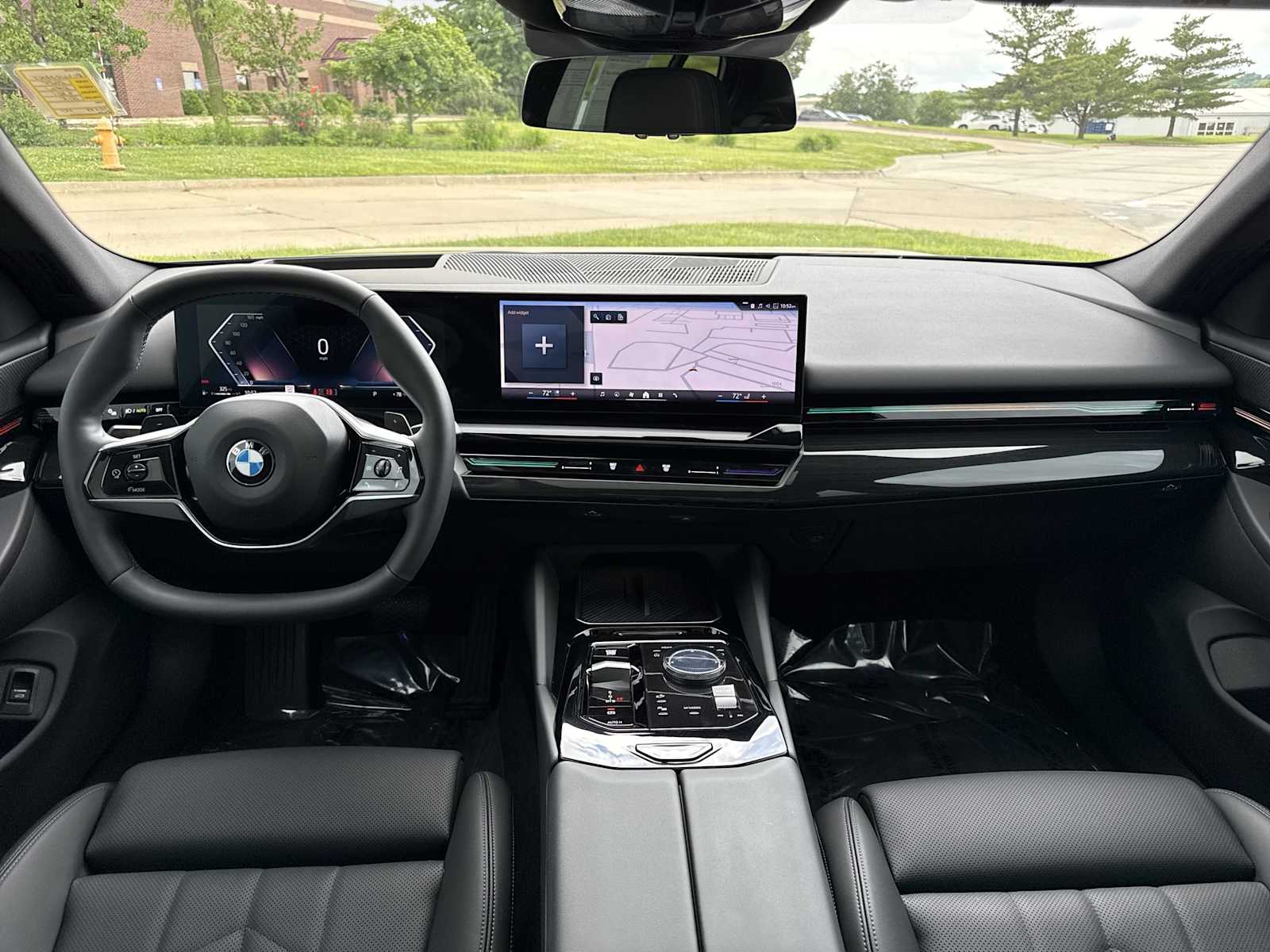 Thumbnail: 2024 BMW 5 Series - 16