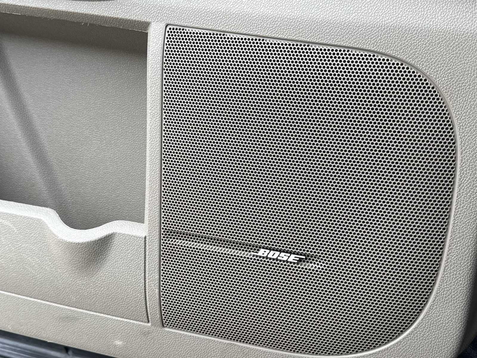 Thumbnail: 2013 GMC Acadia - 31