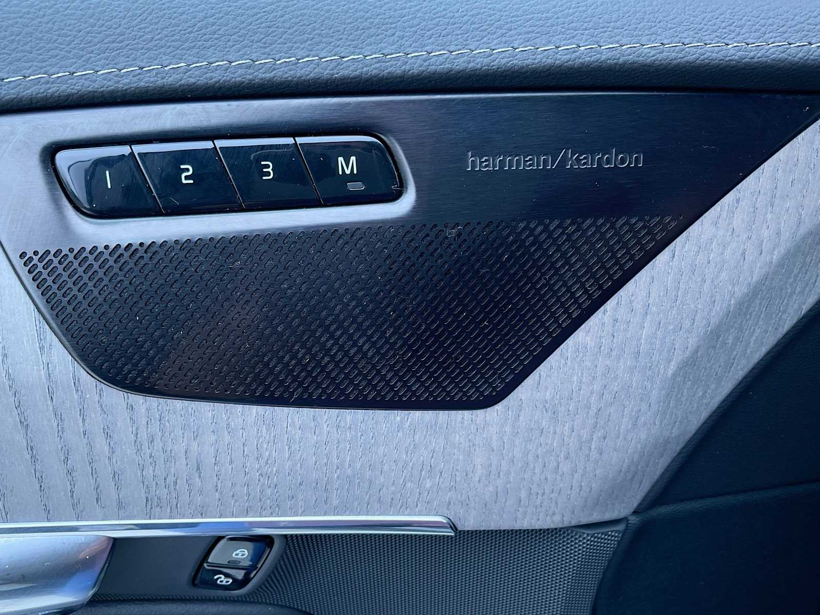 Thumbnail: 2020 Volvo XC90 - 34