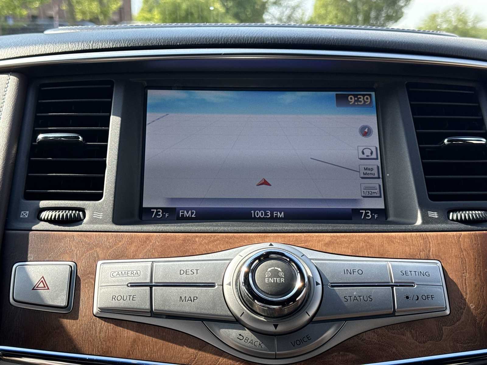 Thumbnail: 2015 INFINITI QX80 - 31