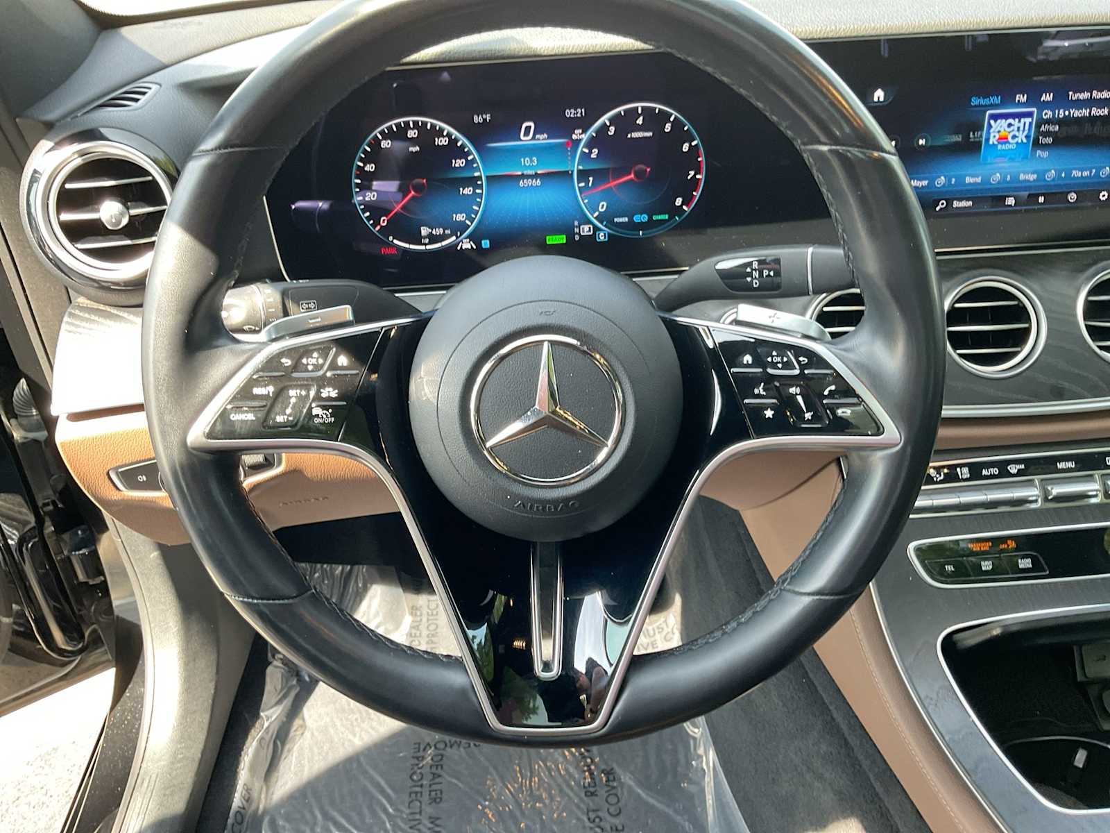 Thumbnail: 2022 Mercedes-Benz E-Class - 24