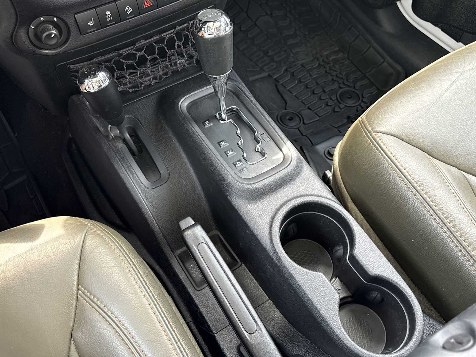 Thumbnail: 2016 Jeep Wrangler - 31