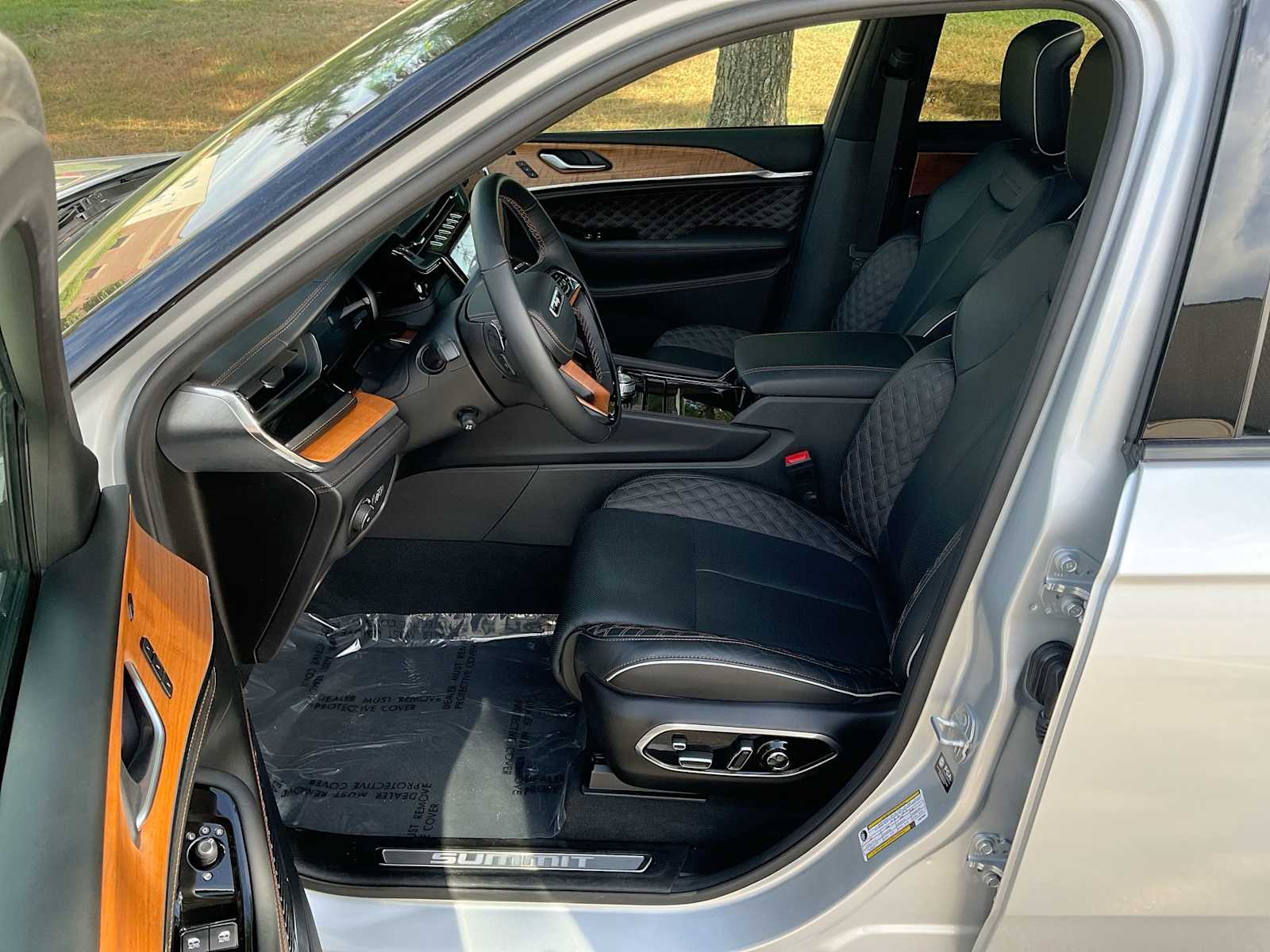 Thumbnail: 2025 Jeep Grand Cherokee - 10