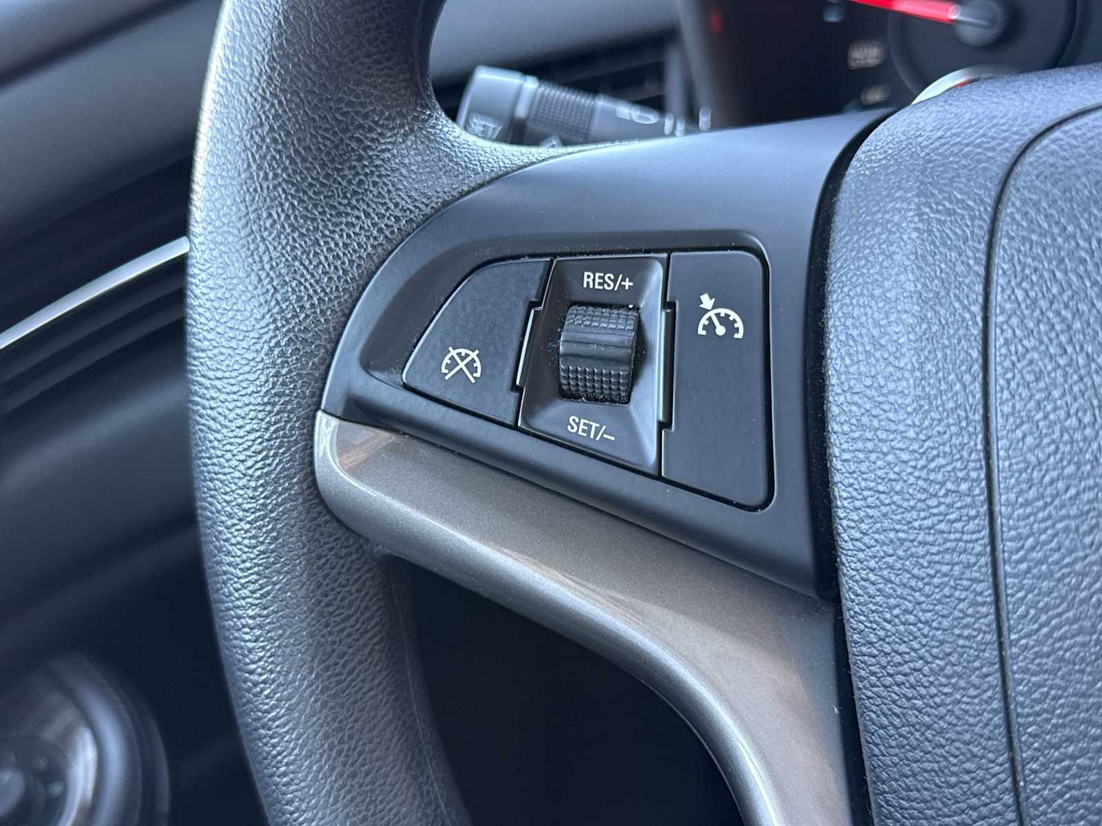 Thumbnail: 2015 Chevrolet Malibu - 24