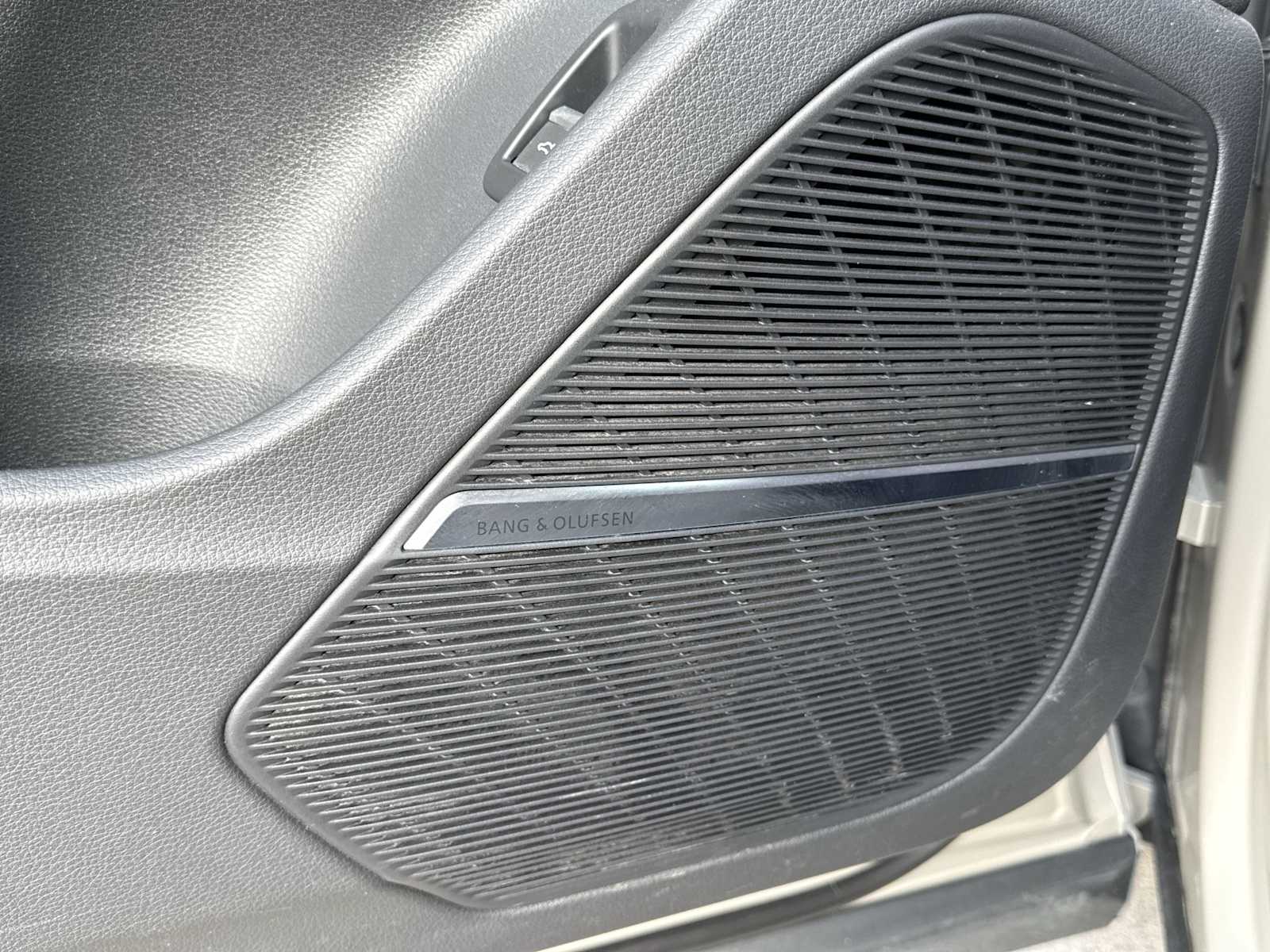 Thumbnail: 2022 Audi Q8 - 33