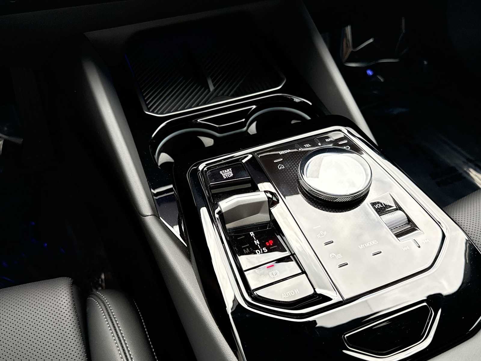 Thumbnail: 2024 BMW 5 Series - 30