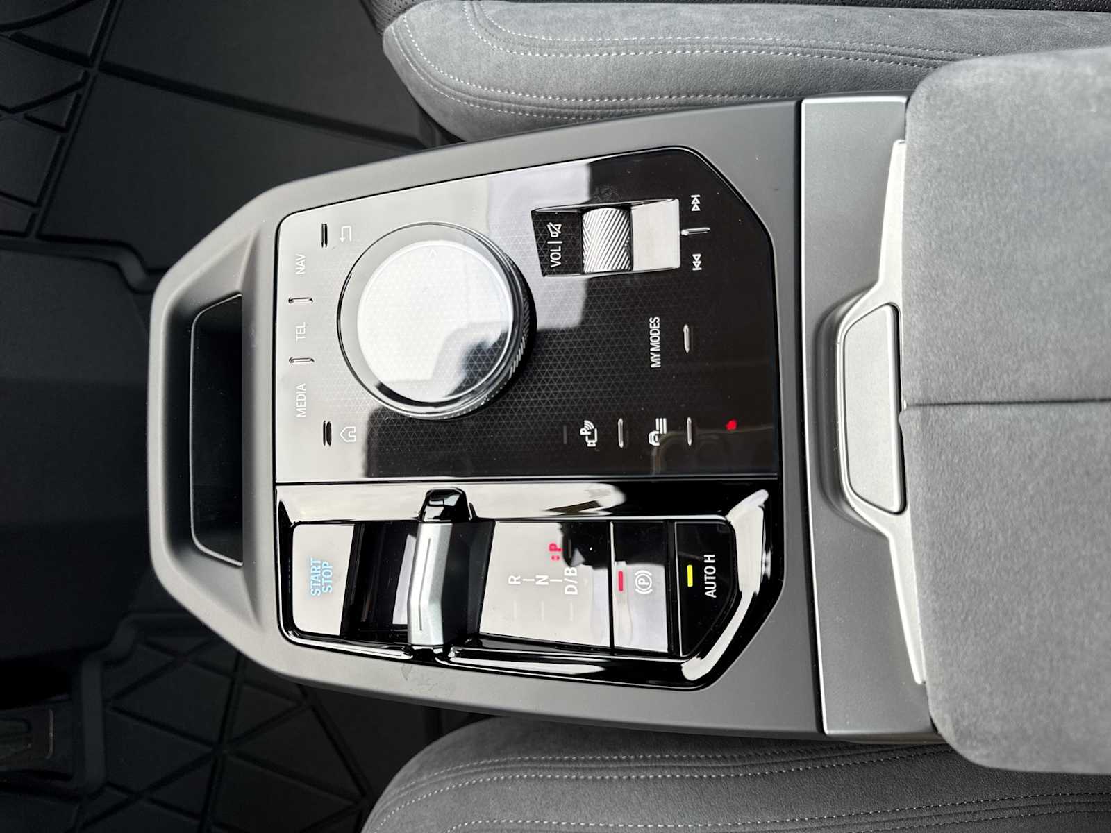 Thumbnail: 2026 BMW iX - 29