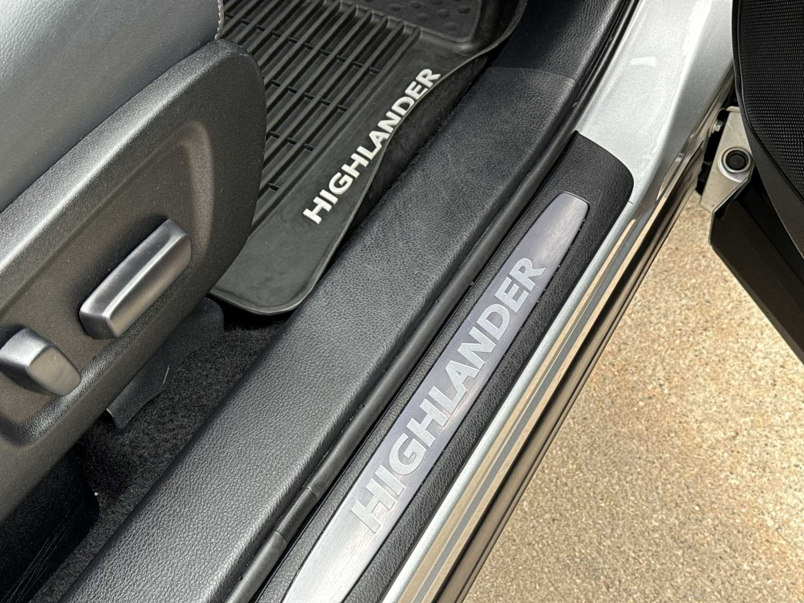 Thumbnail: 2018 Toyota Highlander - 45