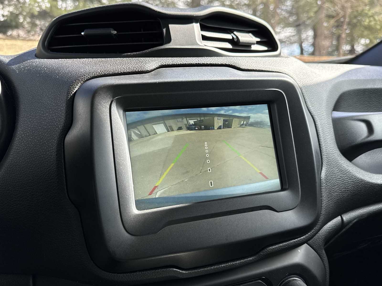 Thumbnail: 2019 Jeep Renegade - 30