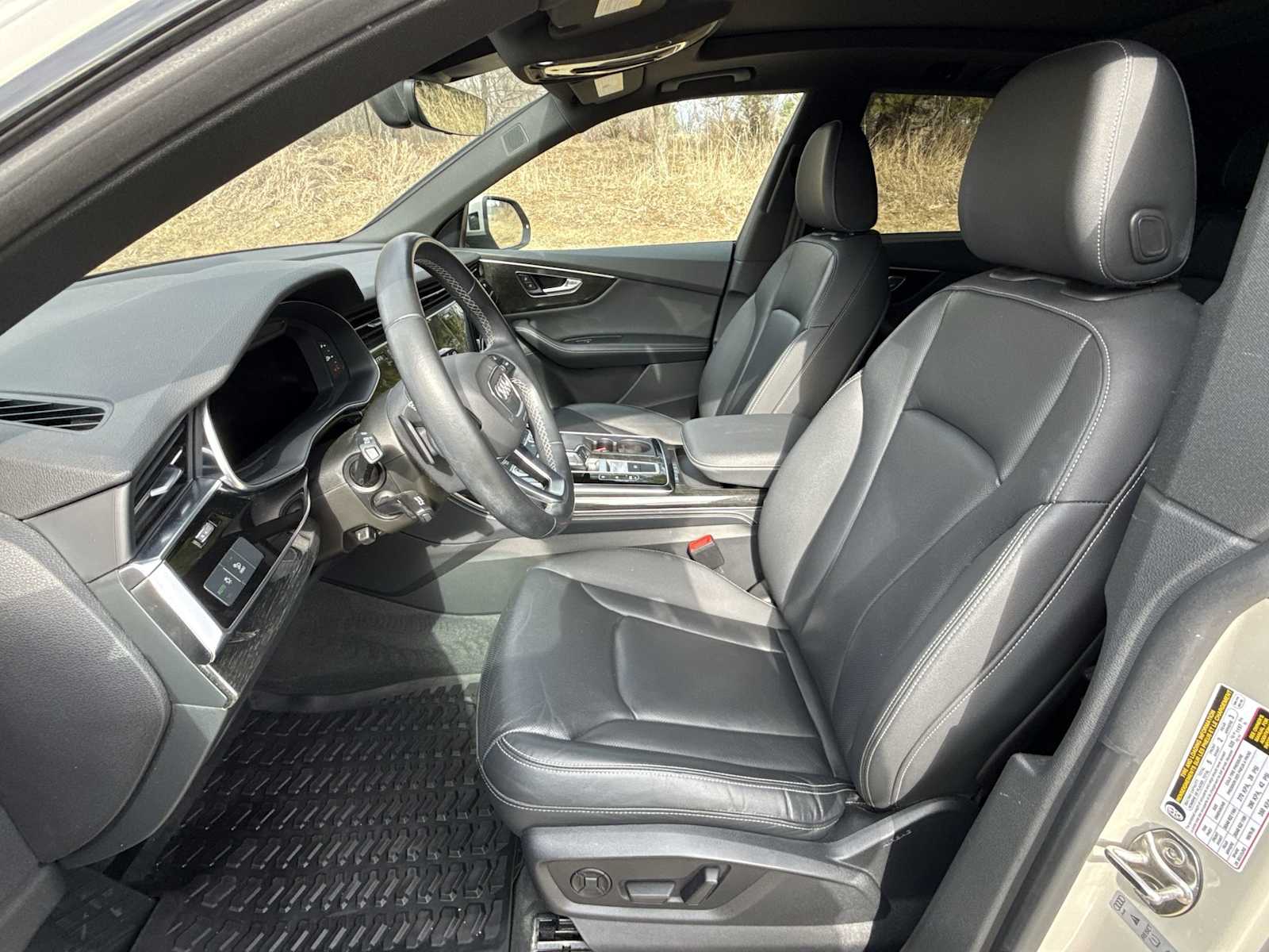 Thumbnail: 2022 Audi Q8 - 10