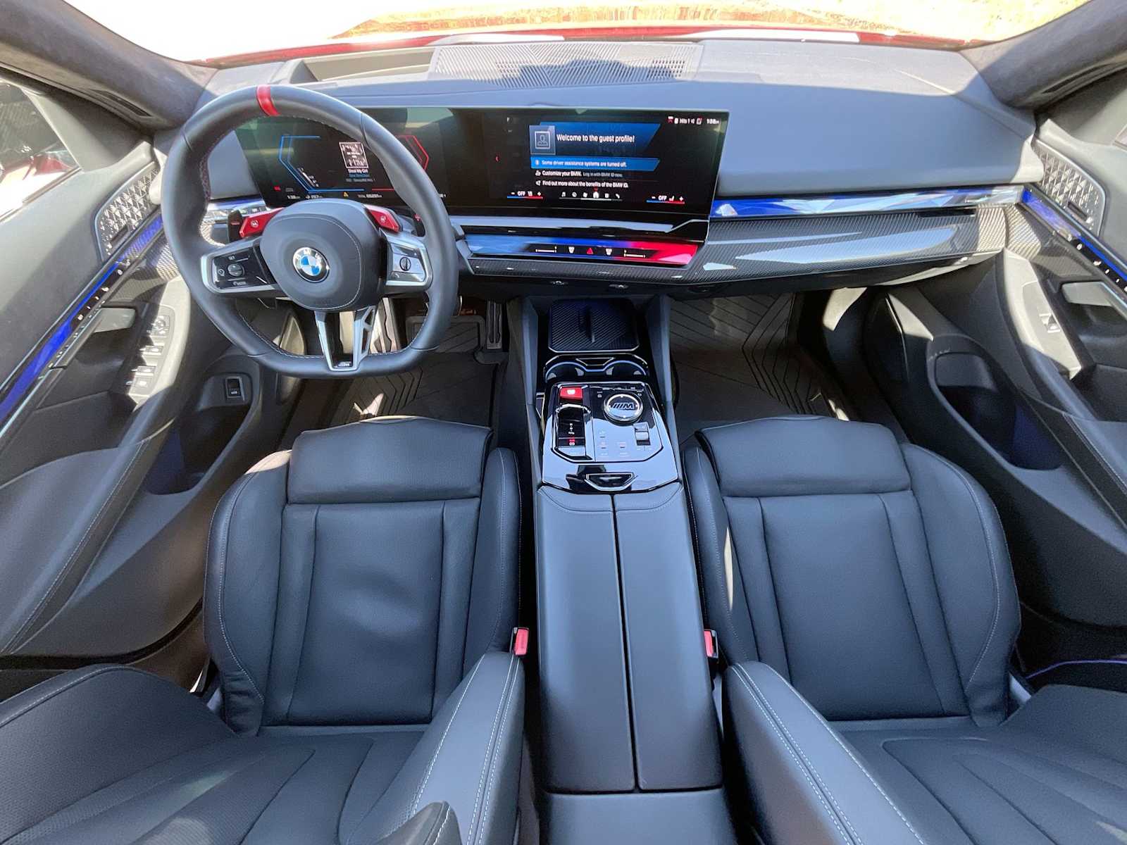 Thumbnail: 2025 BMW M5 - 16