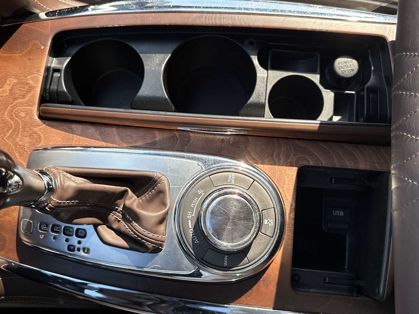Thumbnail: 2015 INFINITI QX80 - 34