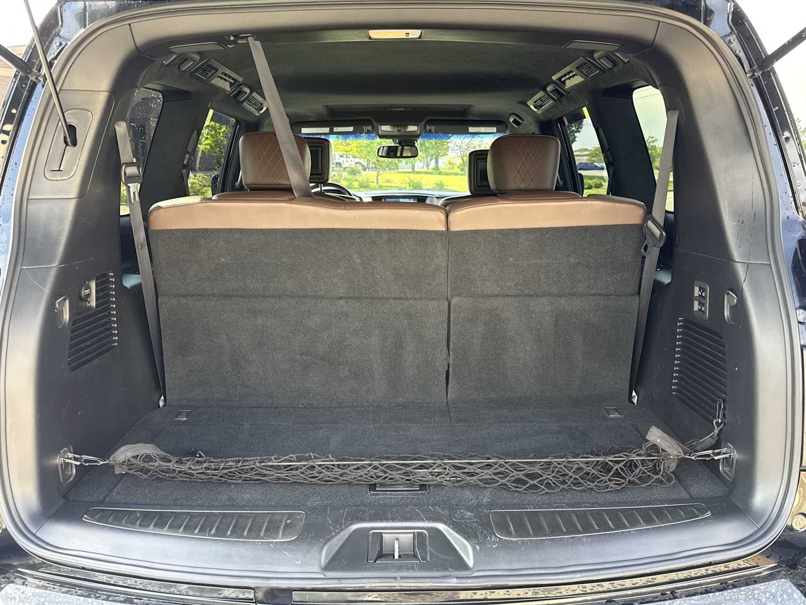 Thumbnail: 2015 INFINITI QX80 - 36