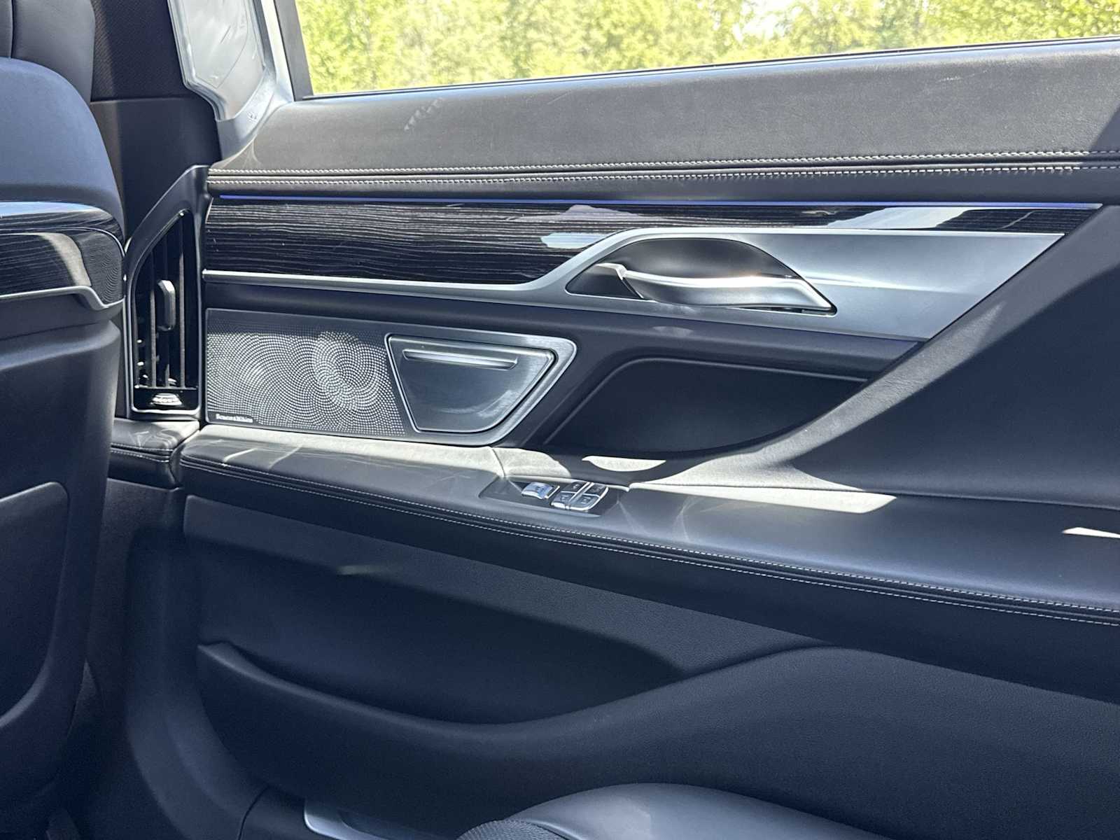 Thumbnail: 2020 BMW 7 Series - 41