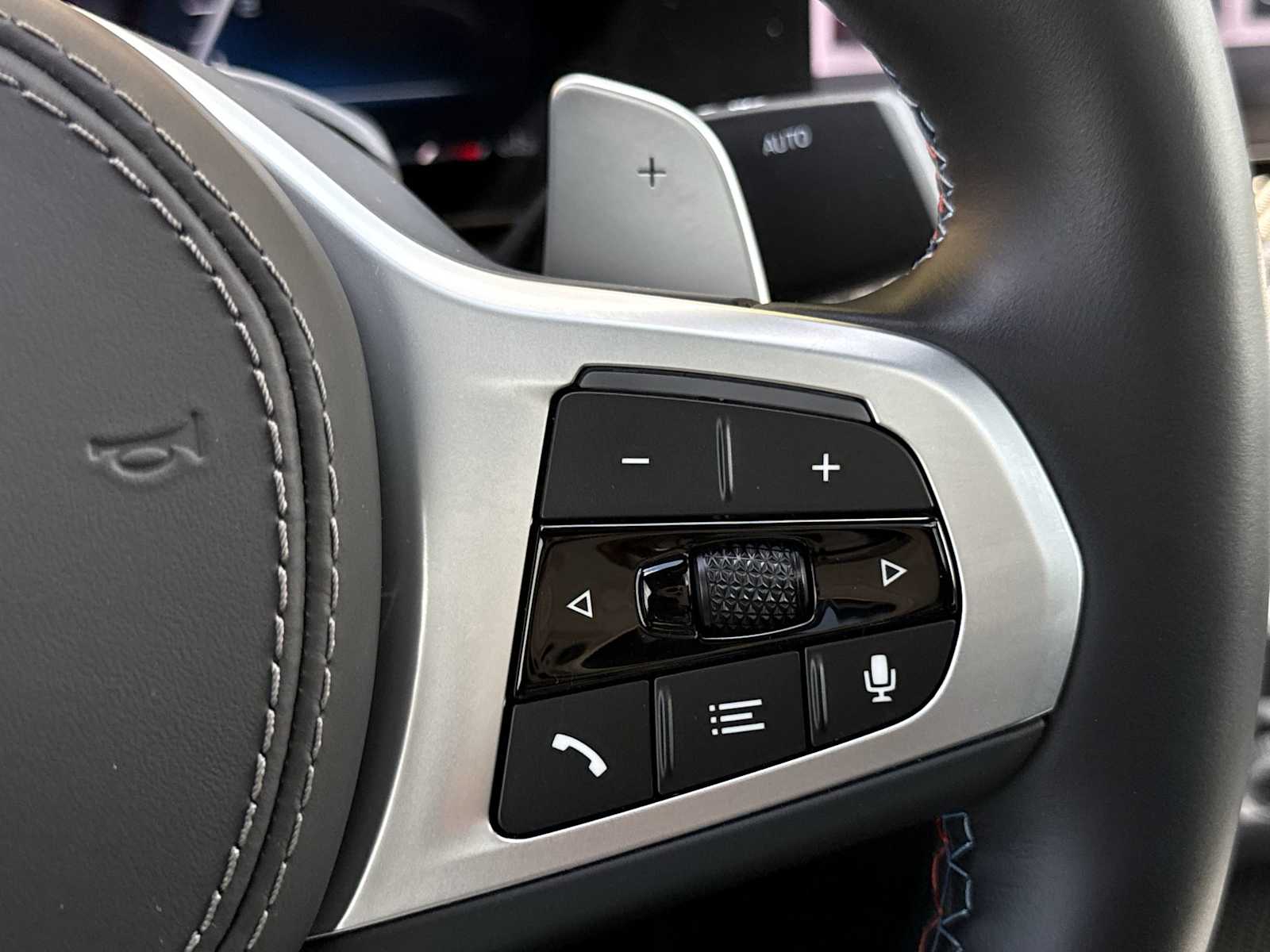 Thumbnail: 2025 BMW X6 - 27