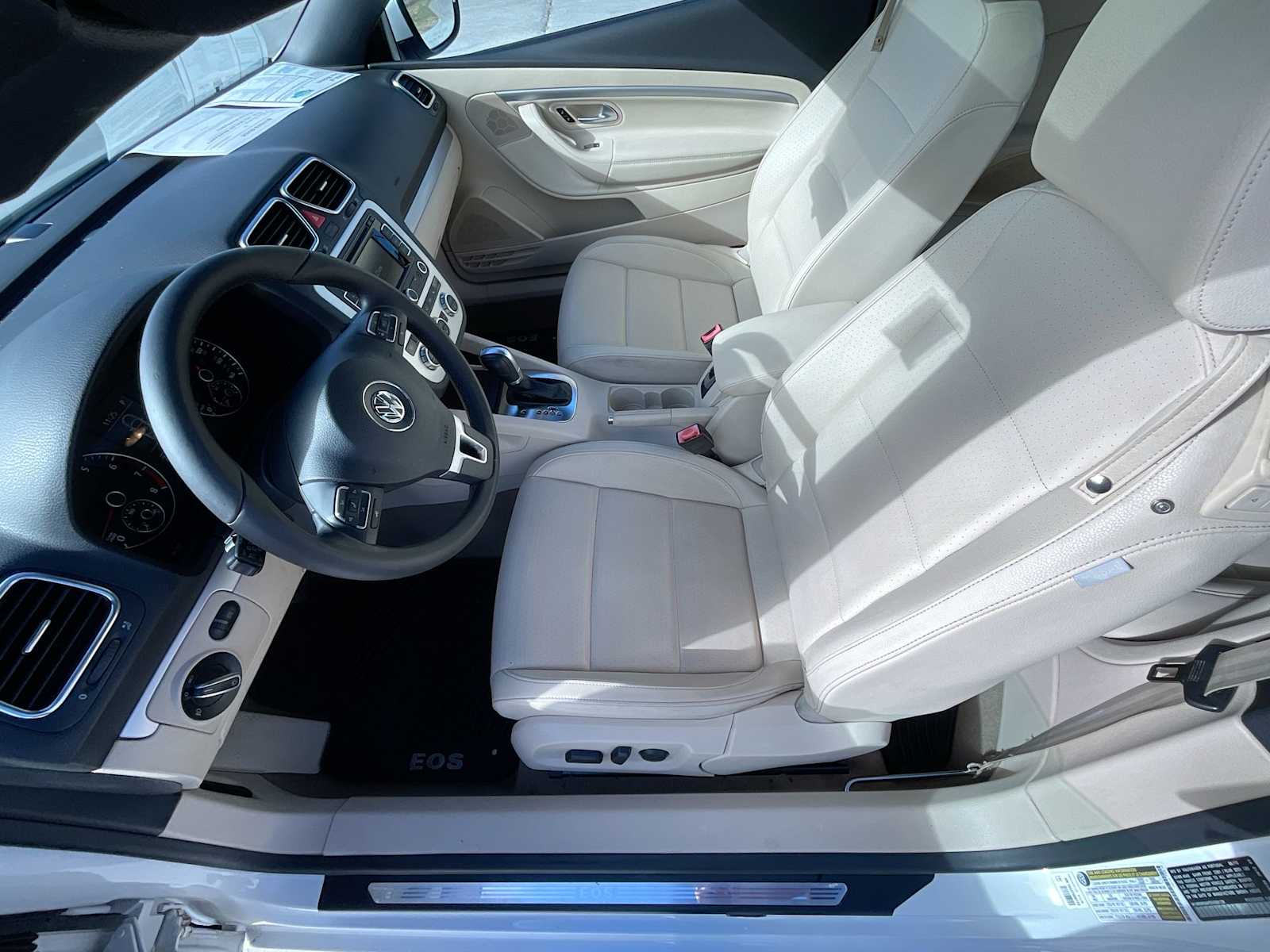 Thumbnail: 2014 Volkswagen Eos - 10