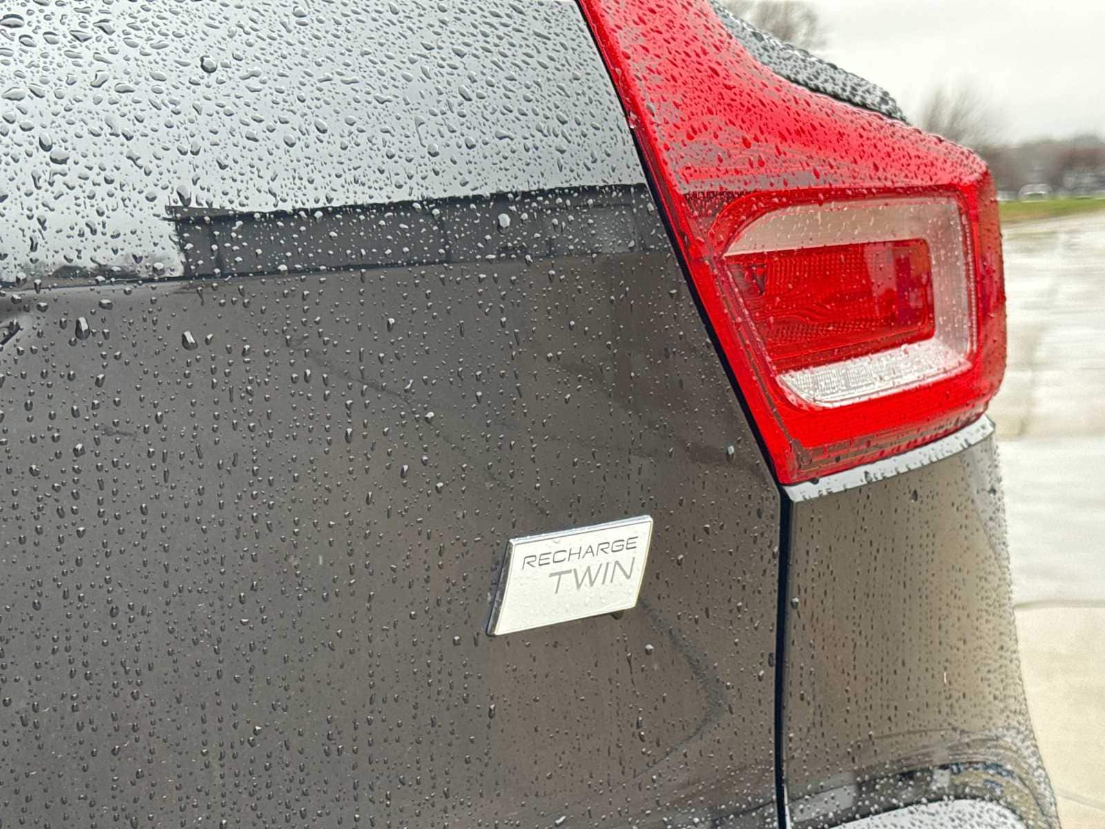 Thumbnail: 2023 Volvo XC40 - 42