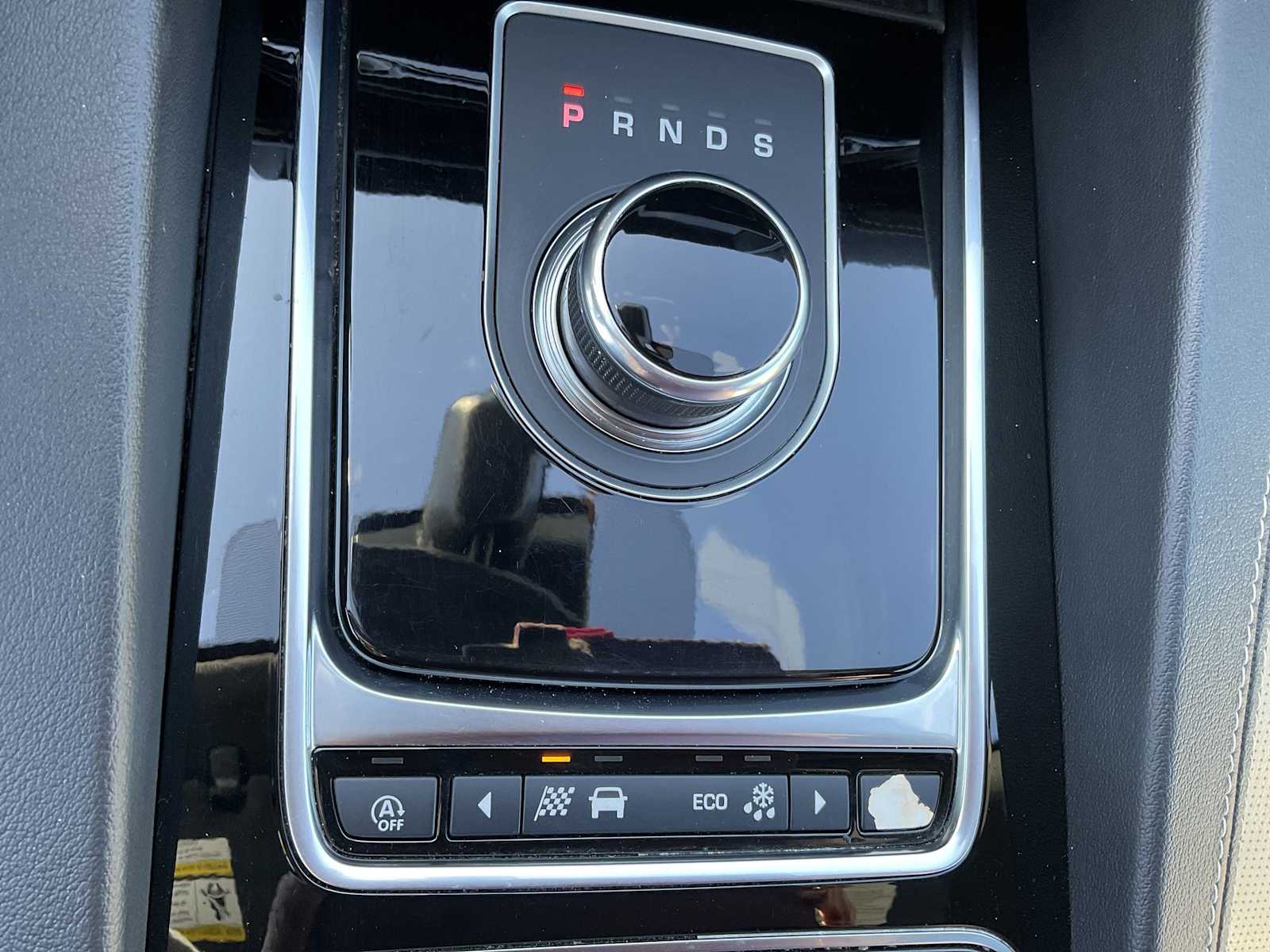 Thumbnail: 2018 Jaguar F-Pace - 32