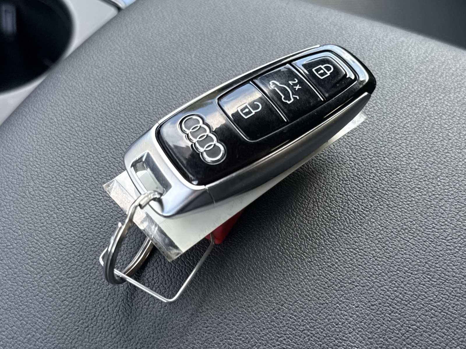 Thumbnail: 2022 Audi Q8 - 39