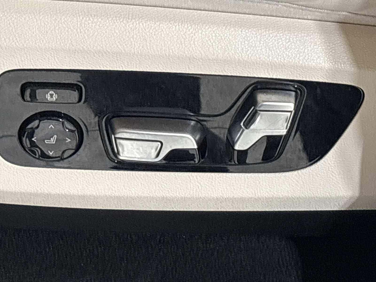 Thumbnail: 2021 BMW X5 - 10